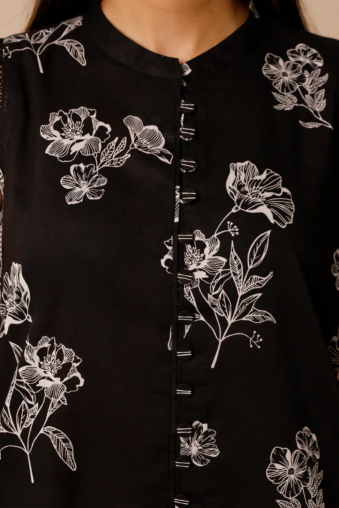 Unstitched Printed Lawn 3 Piece - Image 6