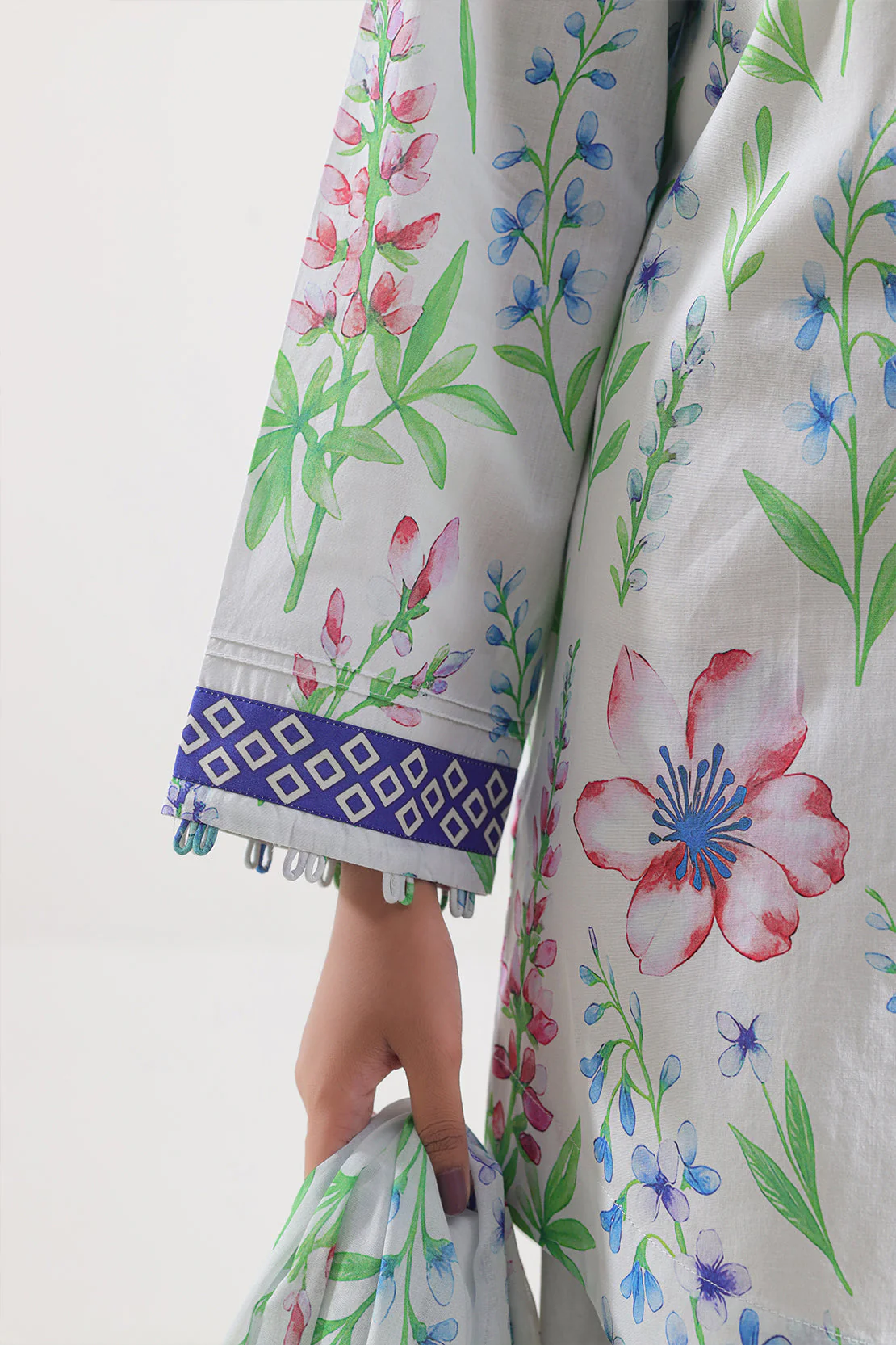 Unstitched Printed Lawn 3 Piece - Image 3