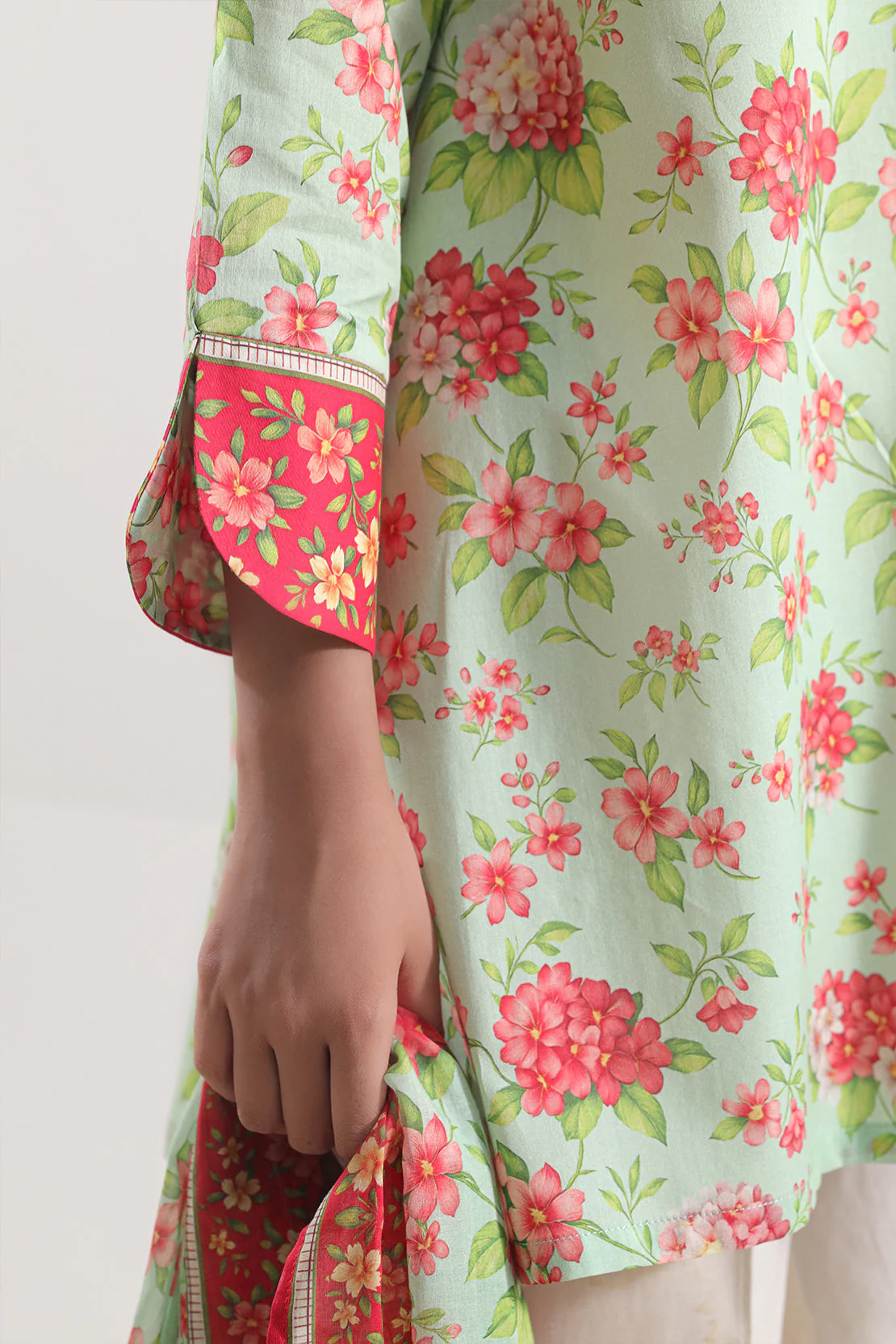Unstitched Printed Lawn 3 Piece - Image 4