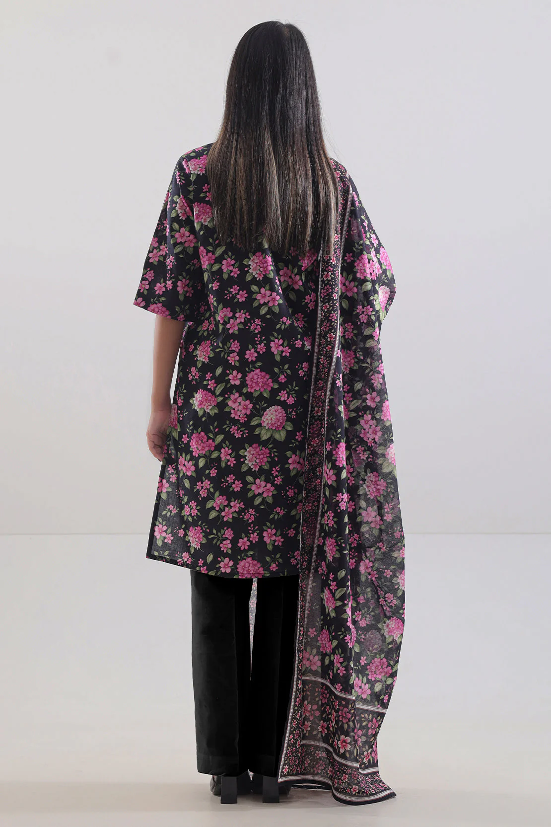 Unstitched Printed Lawn 3 Piece - Image 4