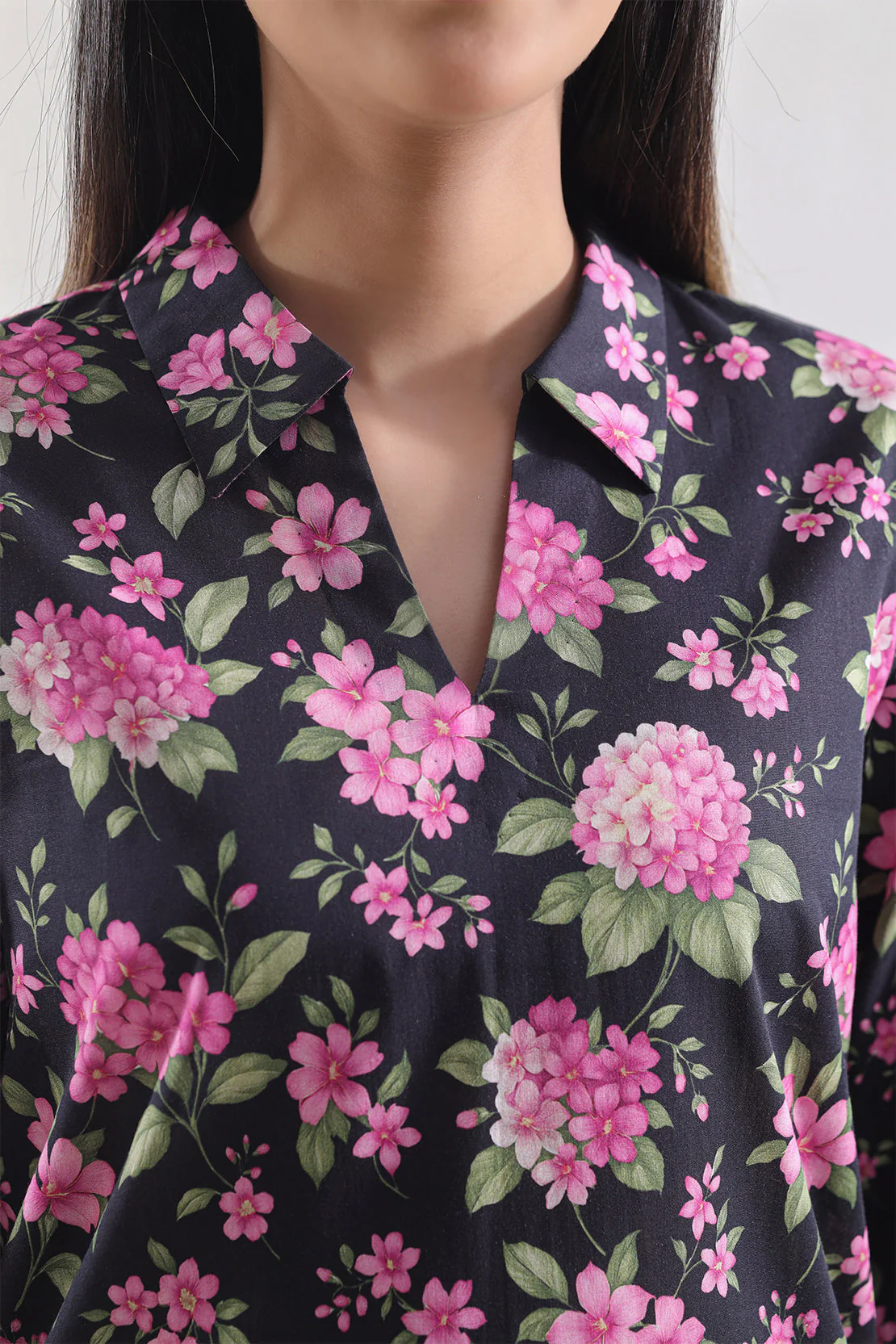 Unstitched Printed Lawn 3 Piece - Image 5