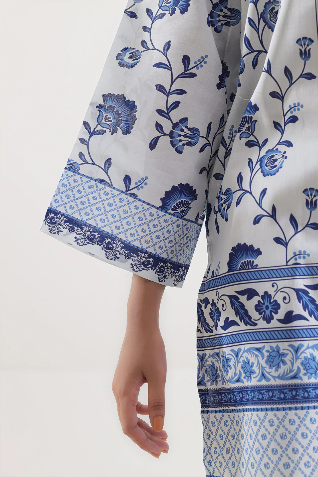 Unstitched Printed Lawn 3 Piece - Image 4