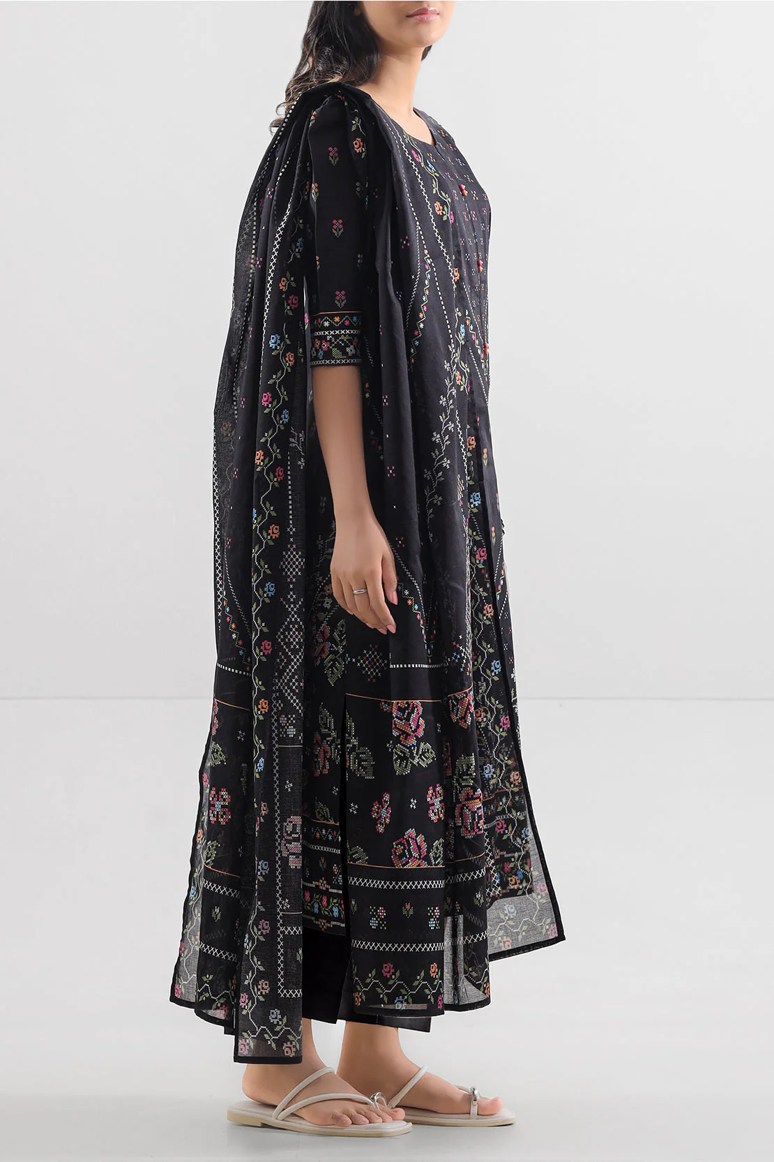 Unstitched Printed Lawn 3 Piece - Image 3