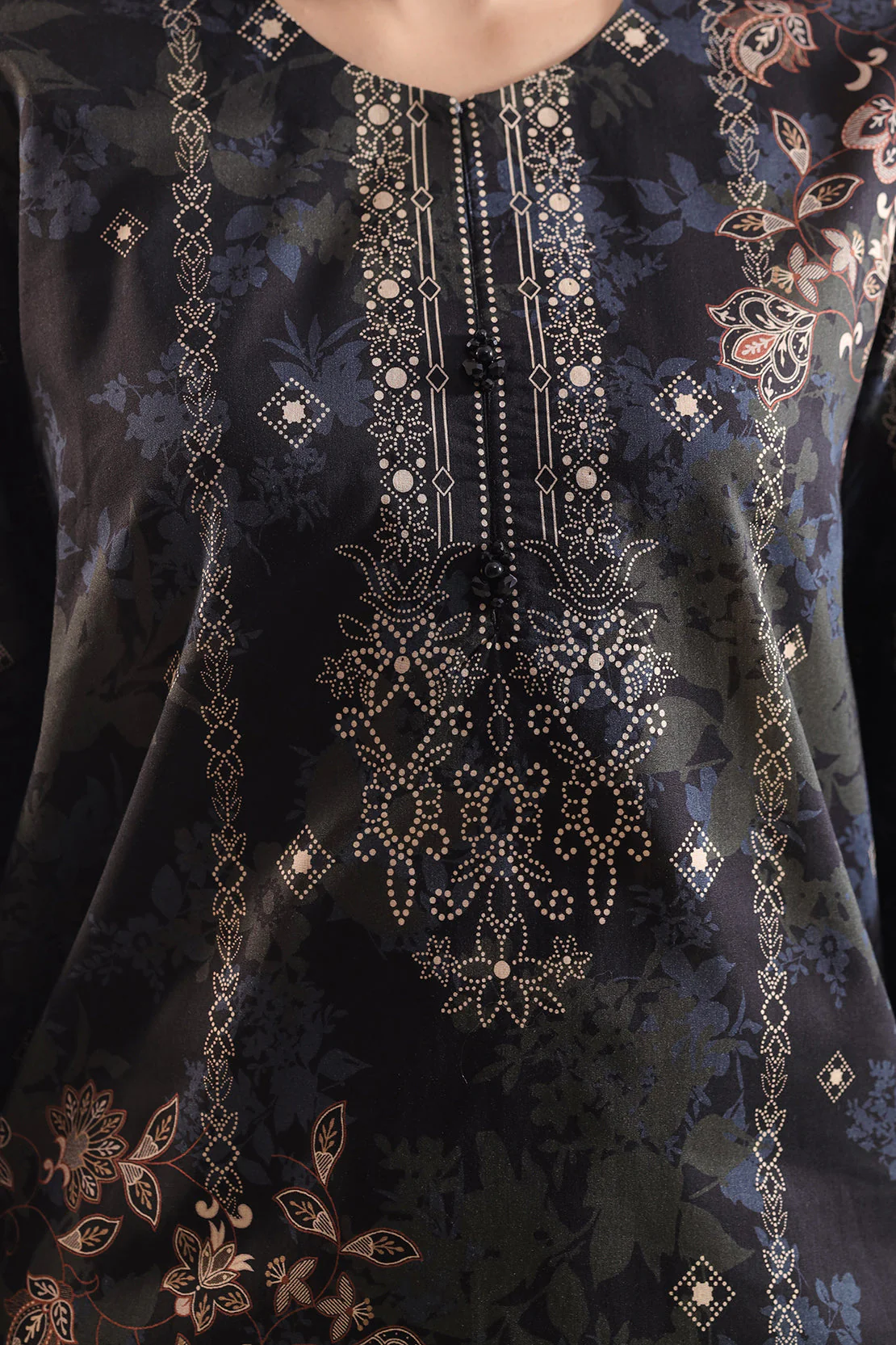 Unstitched Printed Lawn 3 Piece - Image 5