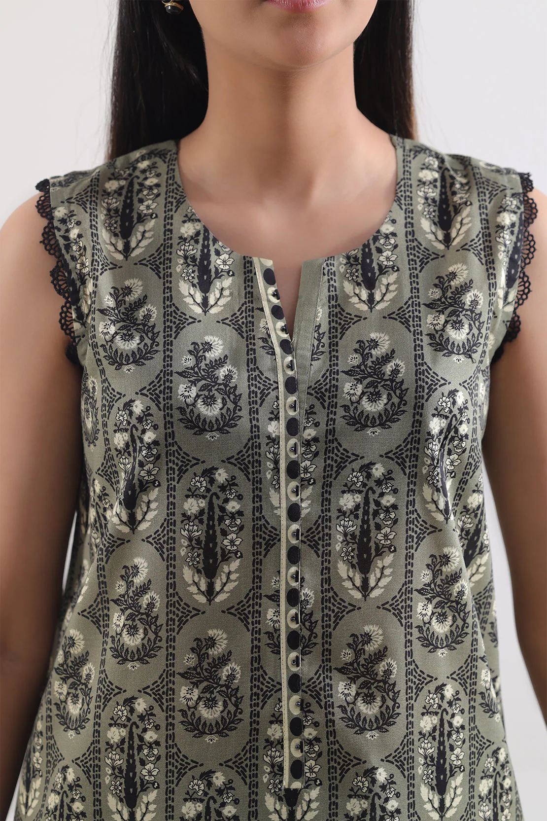 Unstitched Printed Lawn 3 Piece - Image 5