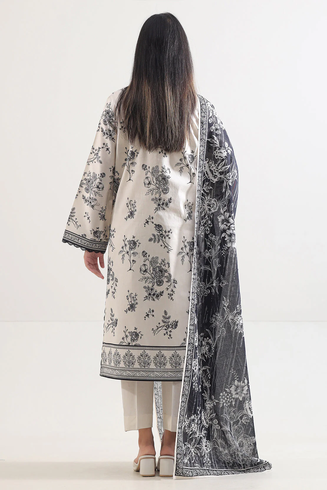 Unstitched Printed Lawn 3 Piece - Image 3