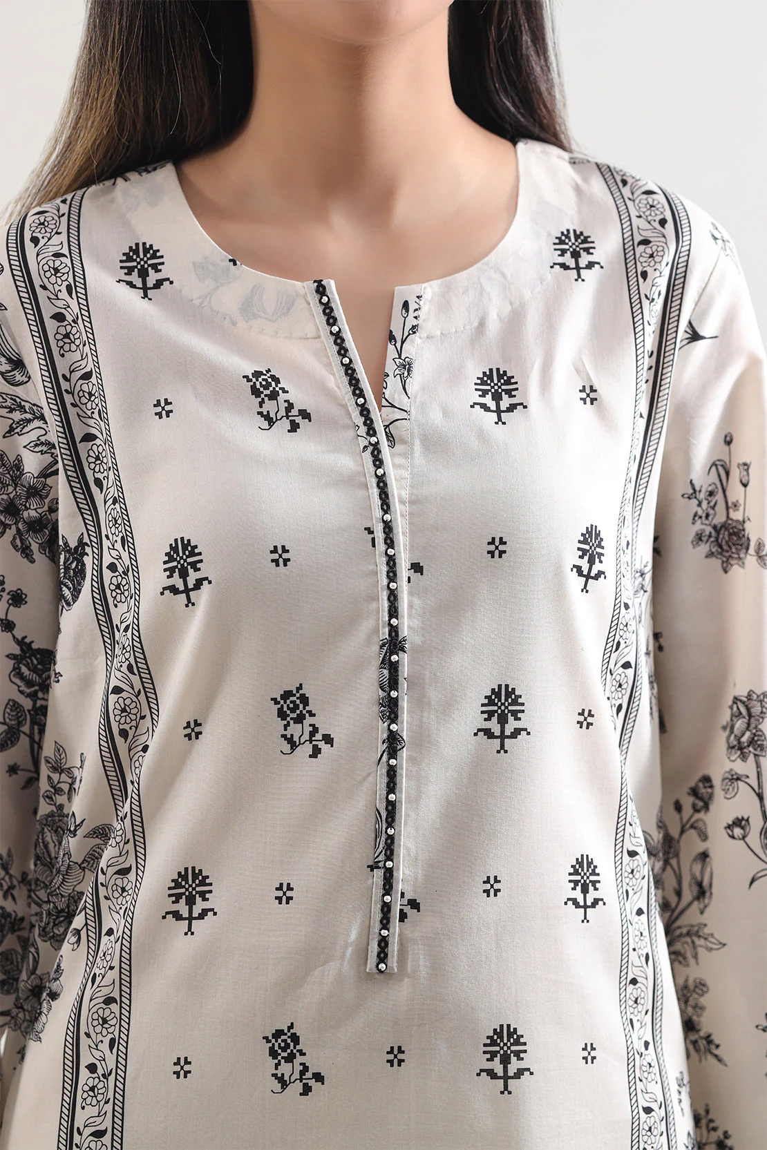 Unstitched Printed Lawn 3 Piece - Image 4