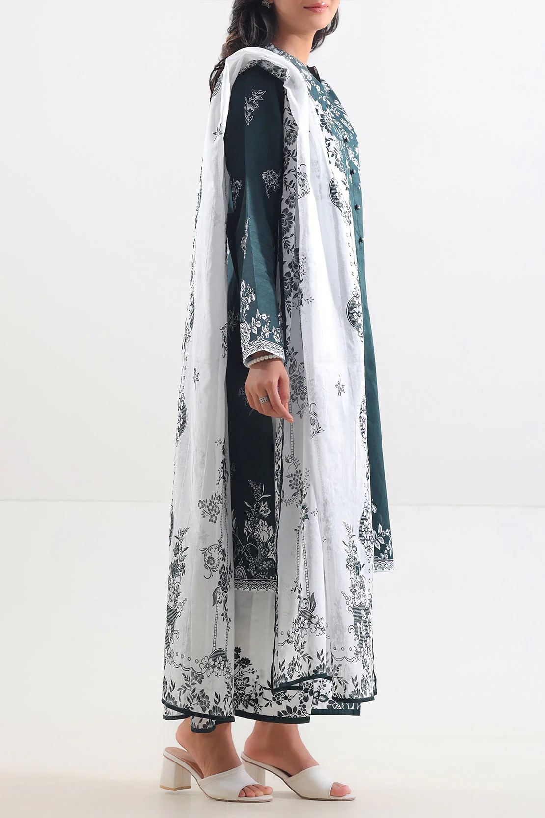 Unstitched Printed Lawn 3 Piece - Image 3