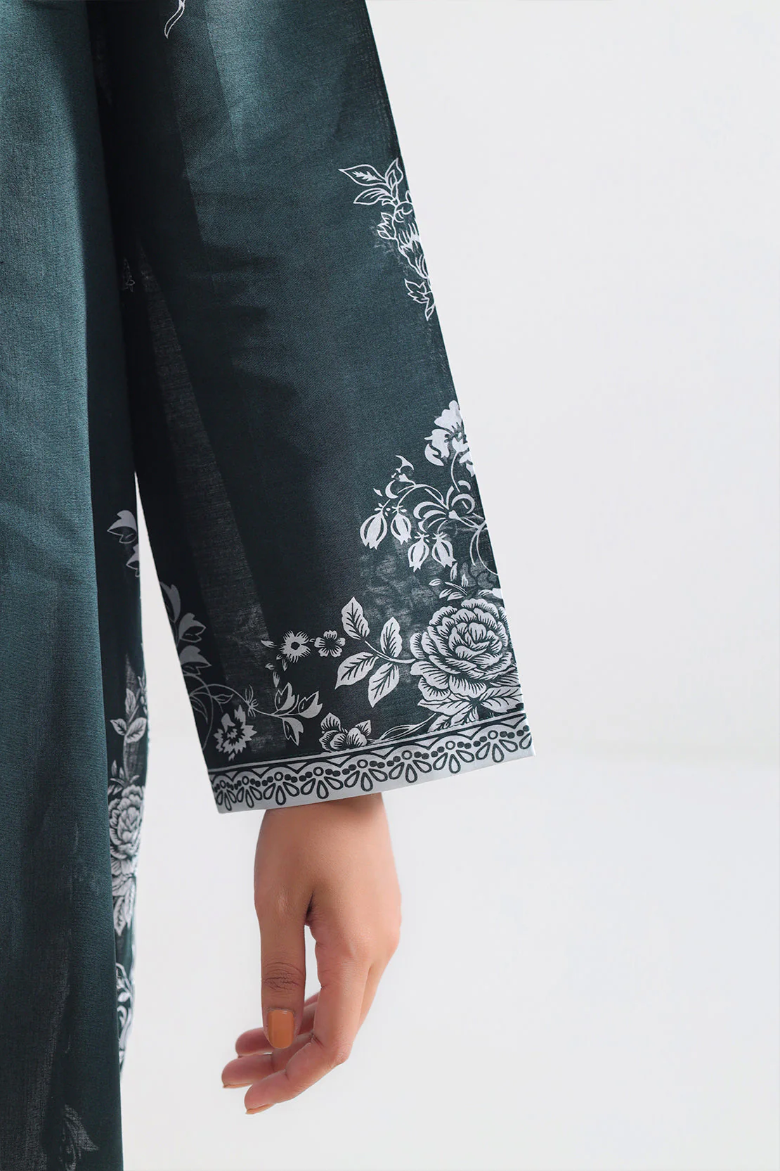 Unstitched Printed Lawn 3 Piece - Image 5