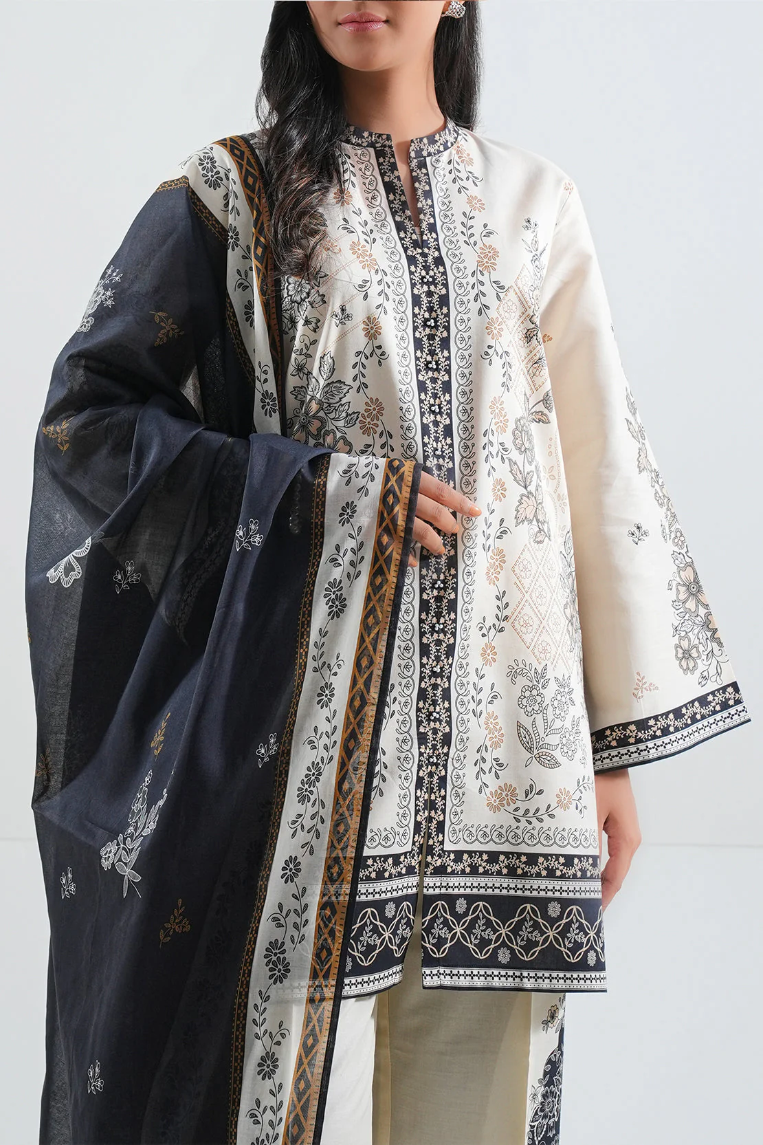 Unstitched Printed Lawn 3 Piece - Image 2