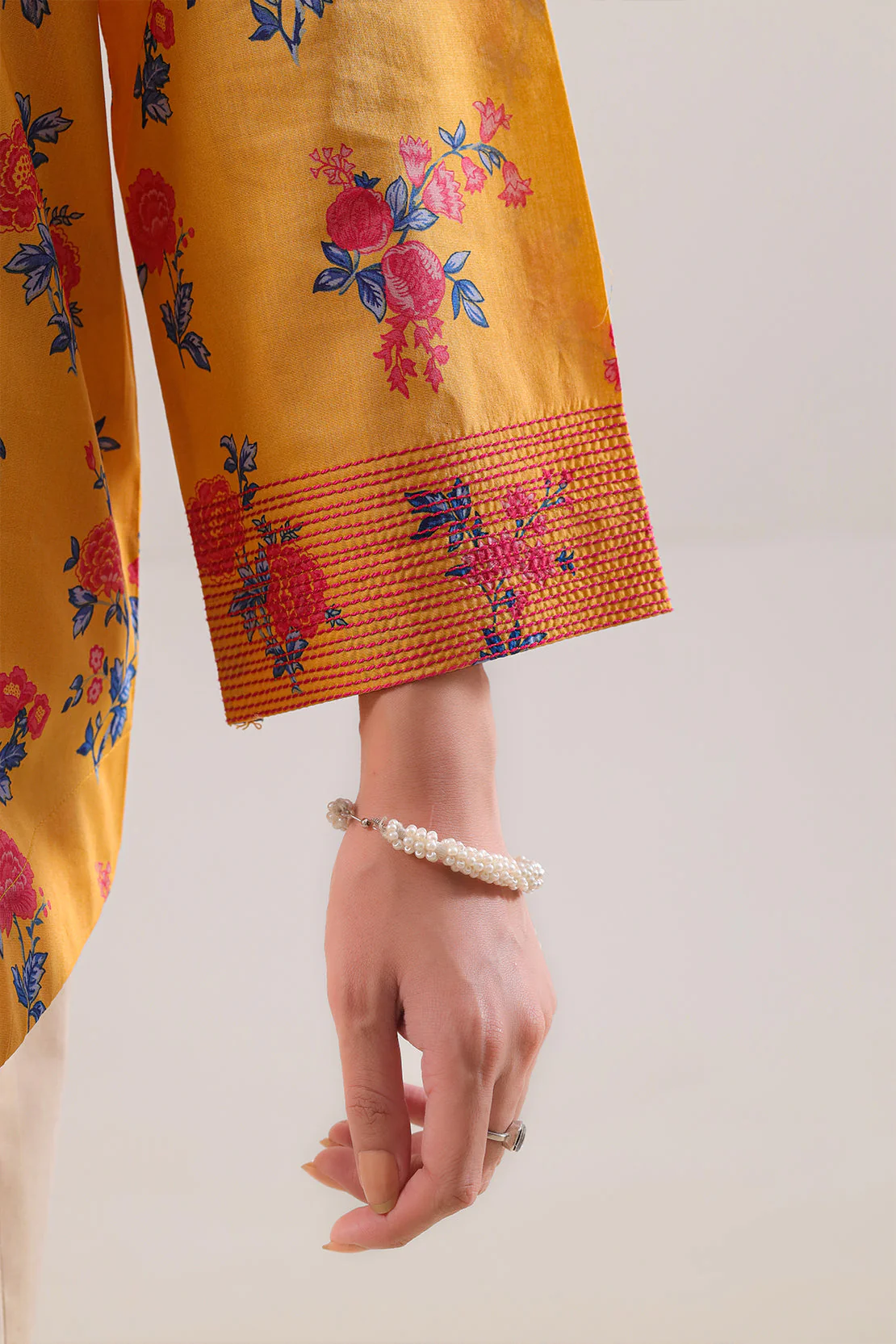 Unstitched Printed Lawn 3 Piece - Image 4