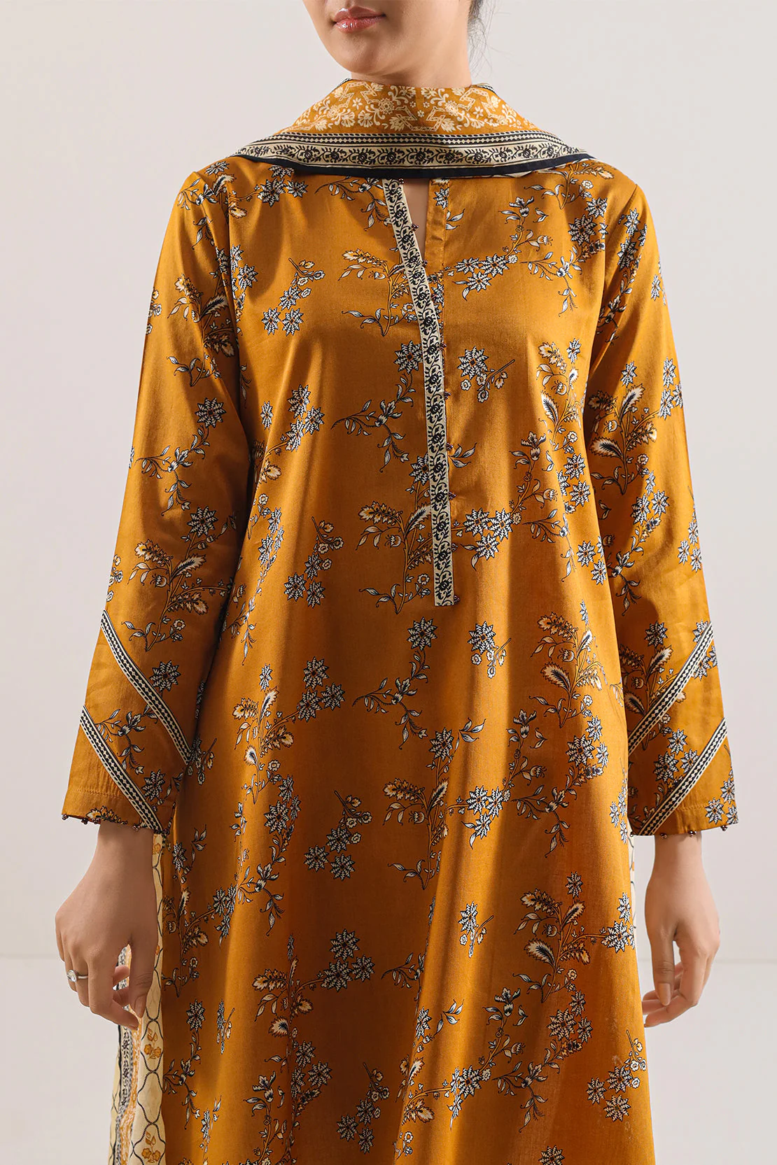 Unstitched Printed Lawn 3 Piece - Image 2