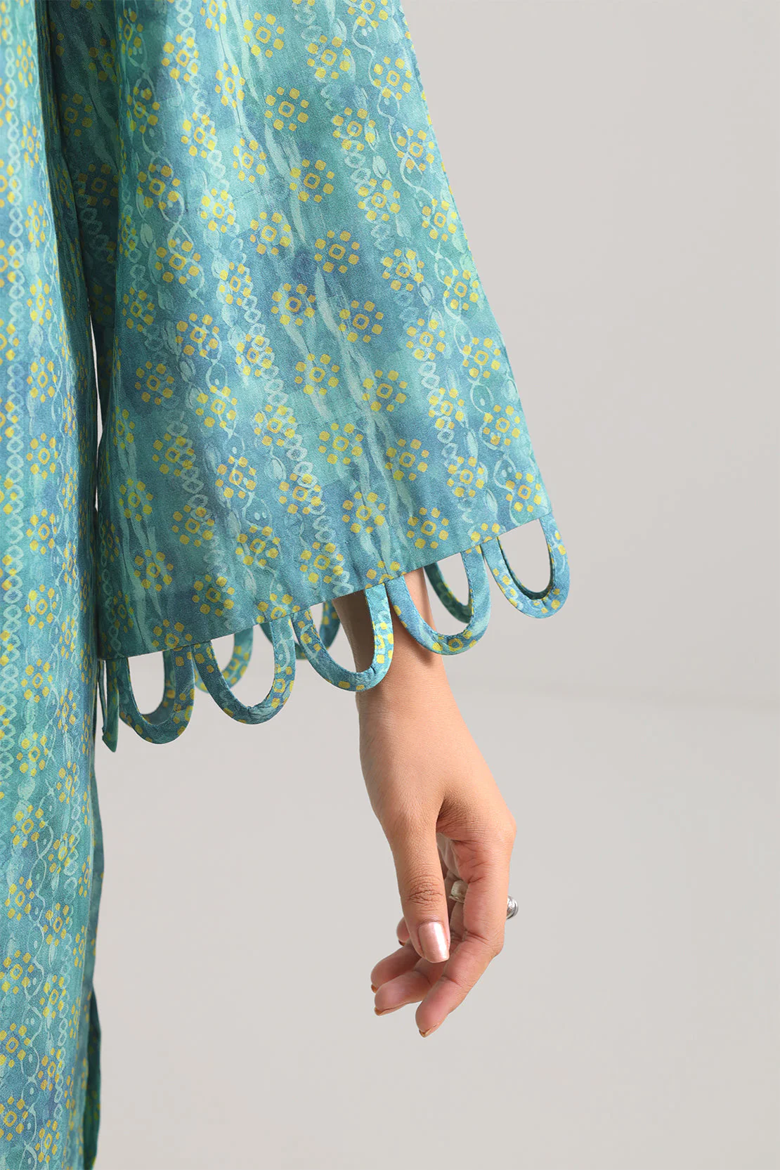 Unstitched Printed Lawn 3 Piece - Image 4