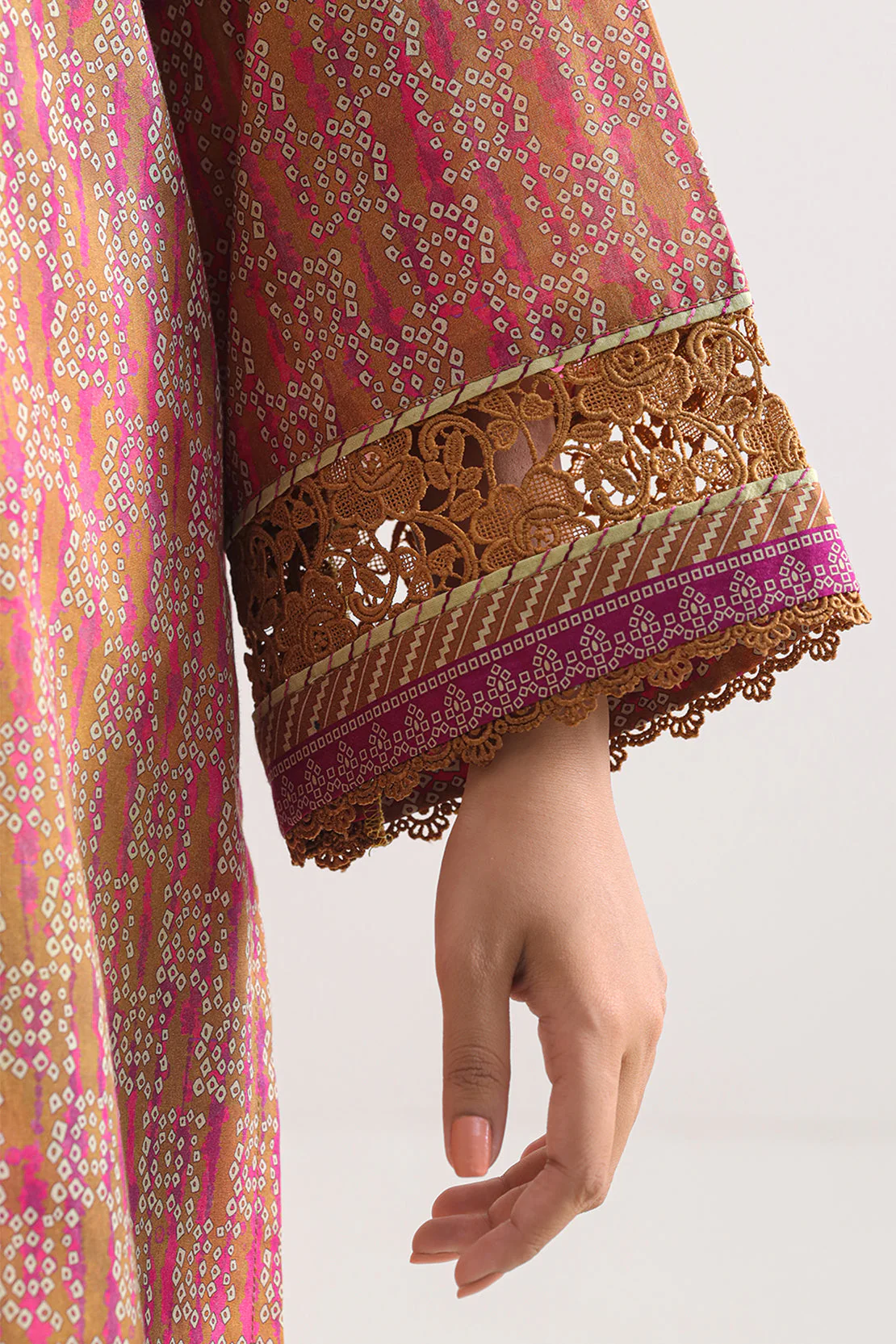 Unstitched Printed Lawn 3 Piece - Image 4