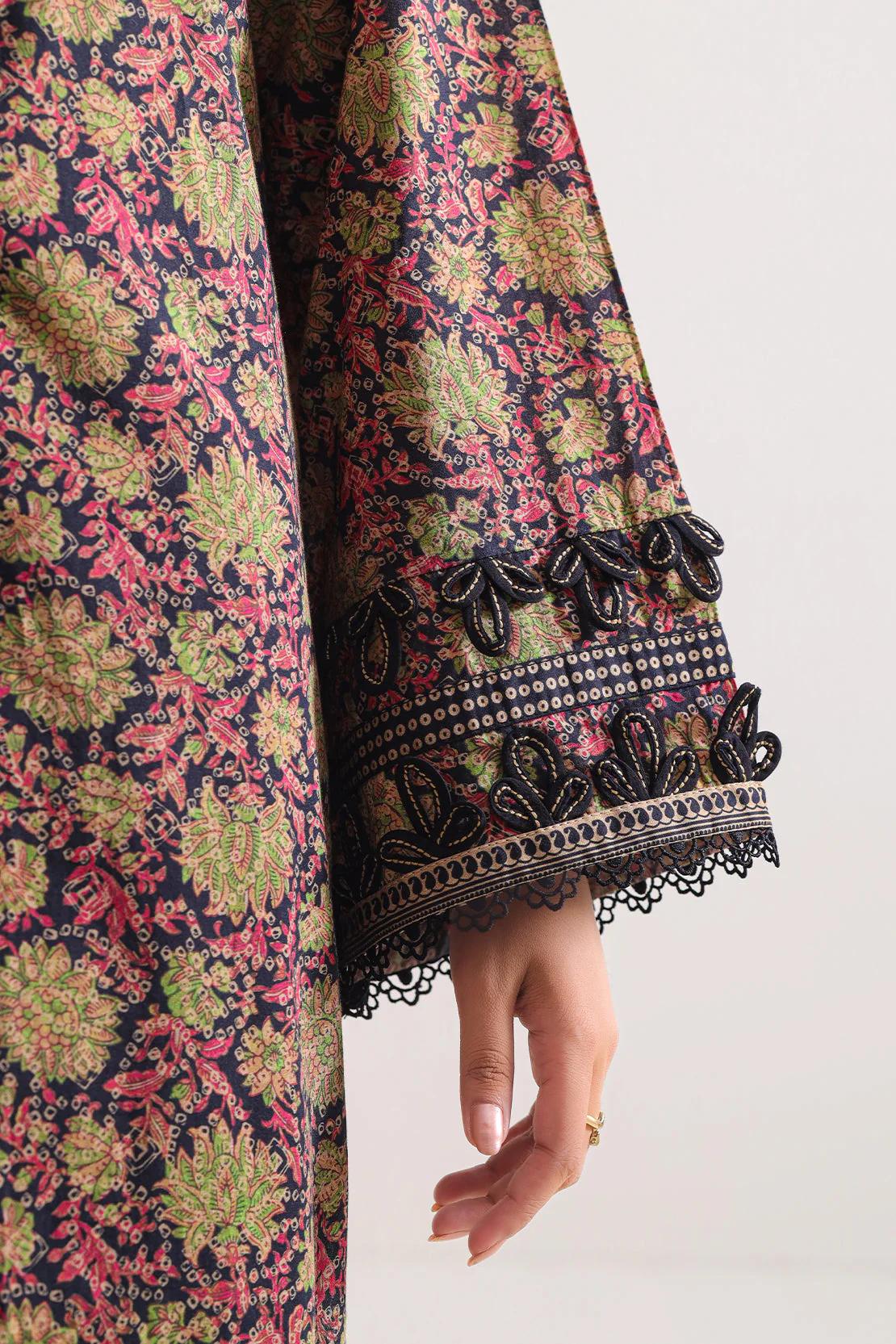Unstitched Printed Lawn 3 Piece - Image 5