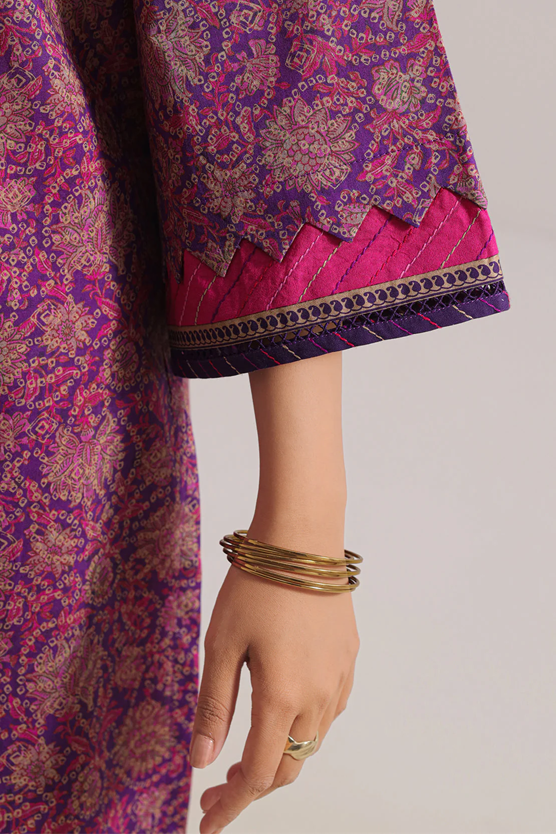 Unstitched Printed Lawn 3 Piece - Image 4