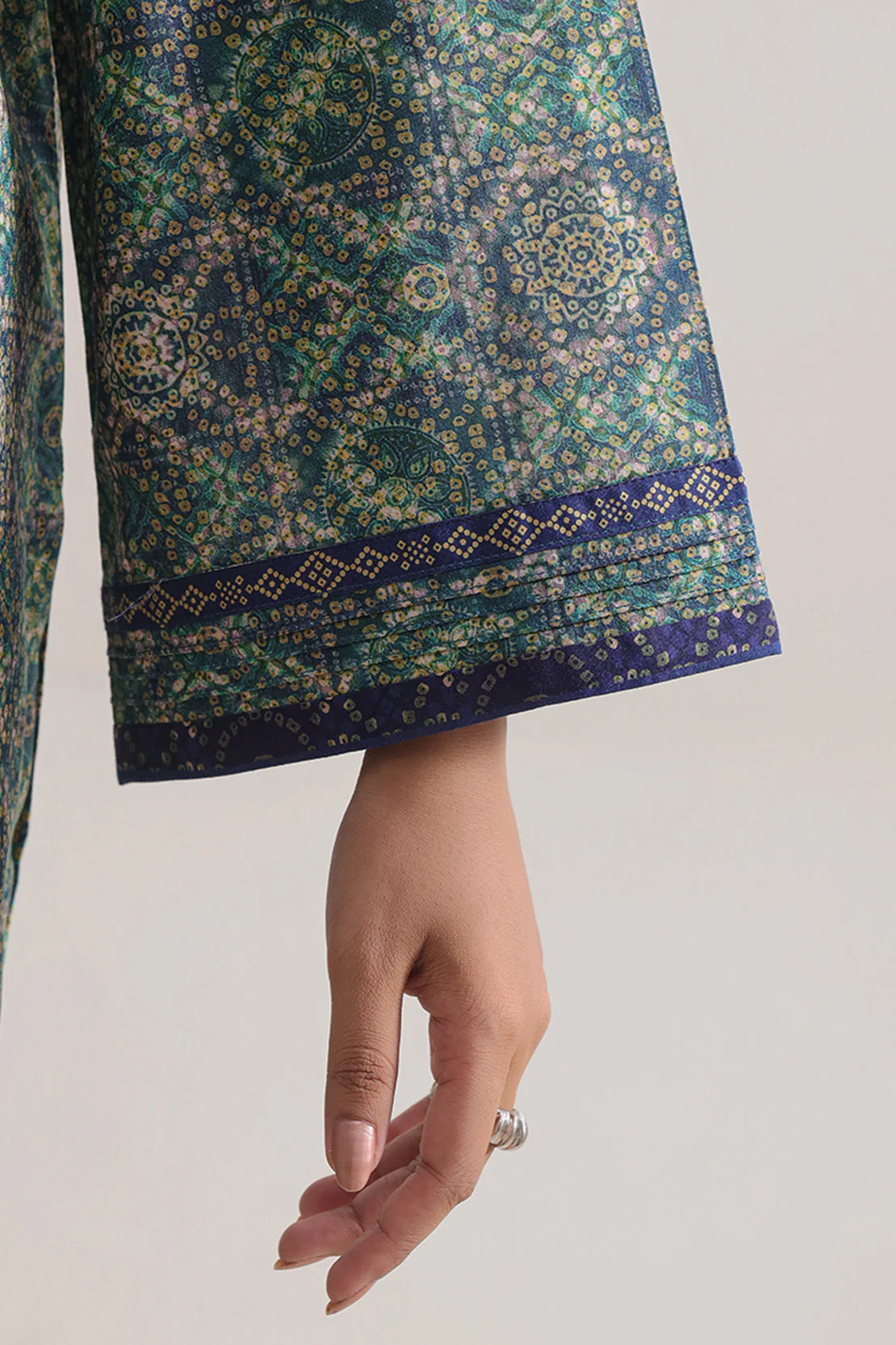 Unstitched Printed Lawn 3 Piece - Image 5