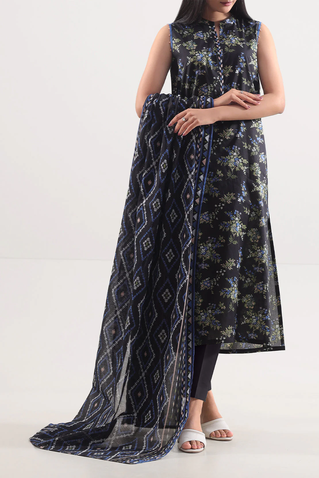 Unstitched Printed Lawn 3 Piece - Image 3