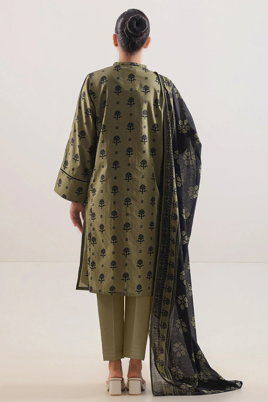Unstitched Printed Lawn 3 Piece - Image 2
