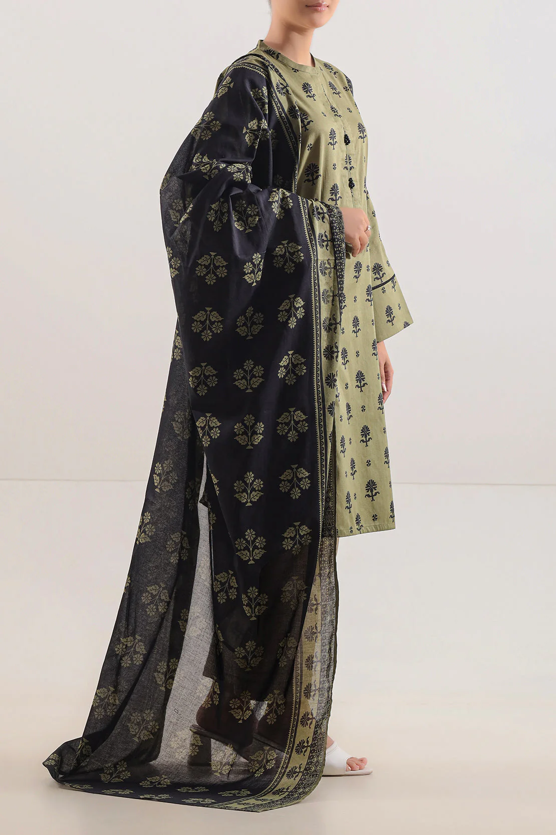 Unstitched Printed Lawn 3 Piece - Image 3