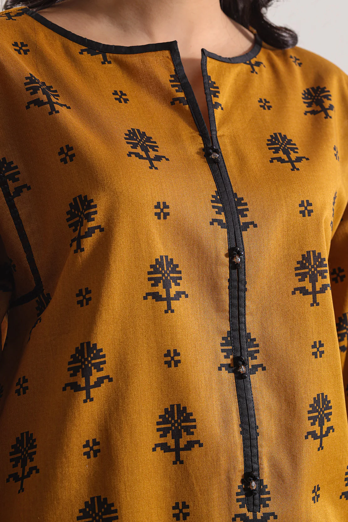 Unstitched Printed Lawn 3 Piece - Image 4