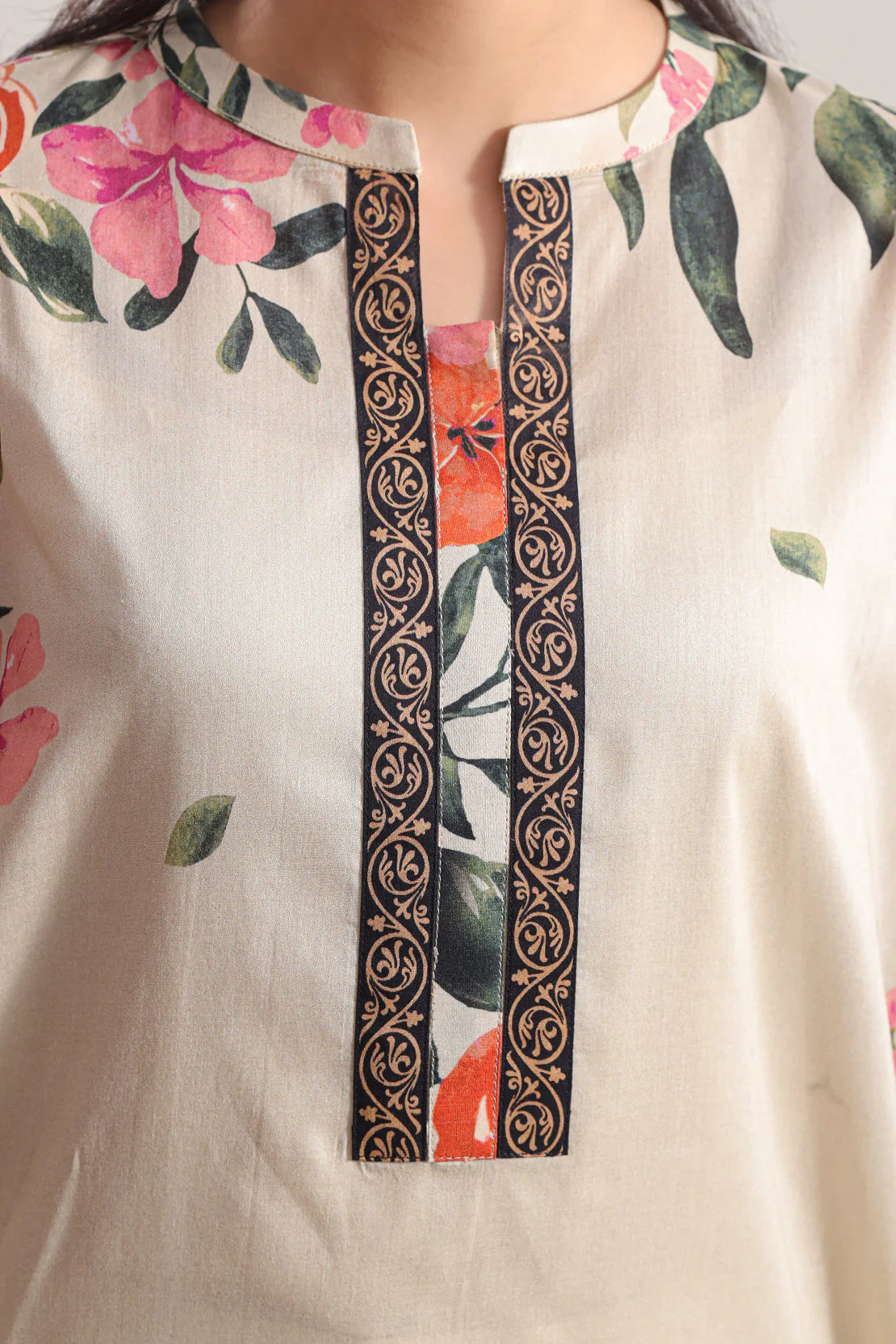 Unstitched Printed Lawn 3 Piece - Image 4
