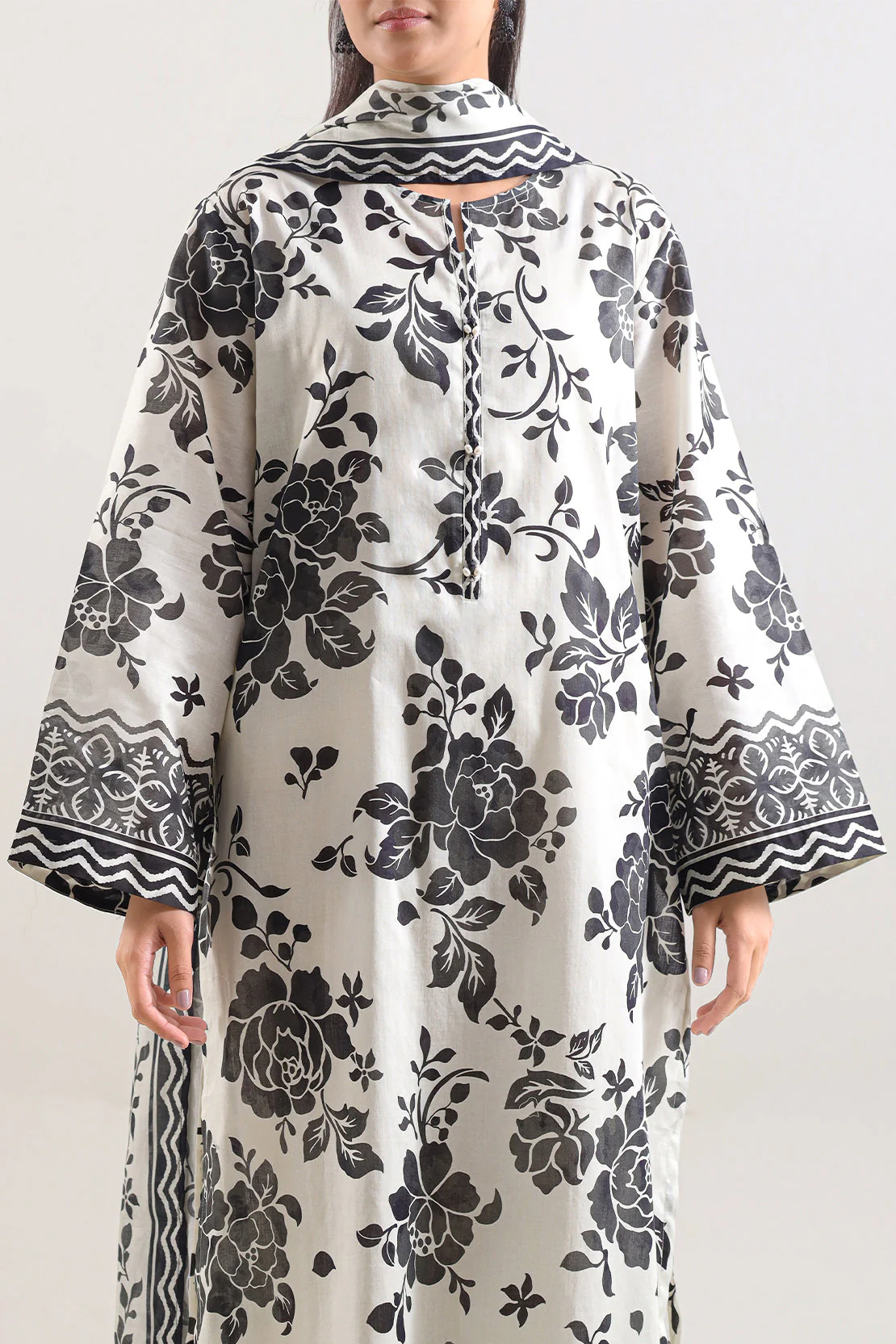 Unstitched Printed Lawn 3 Piece - Image 3