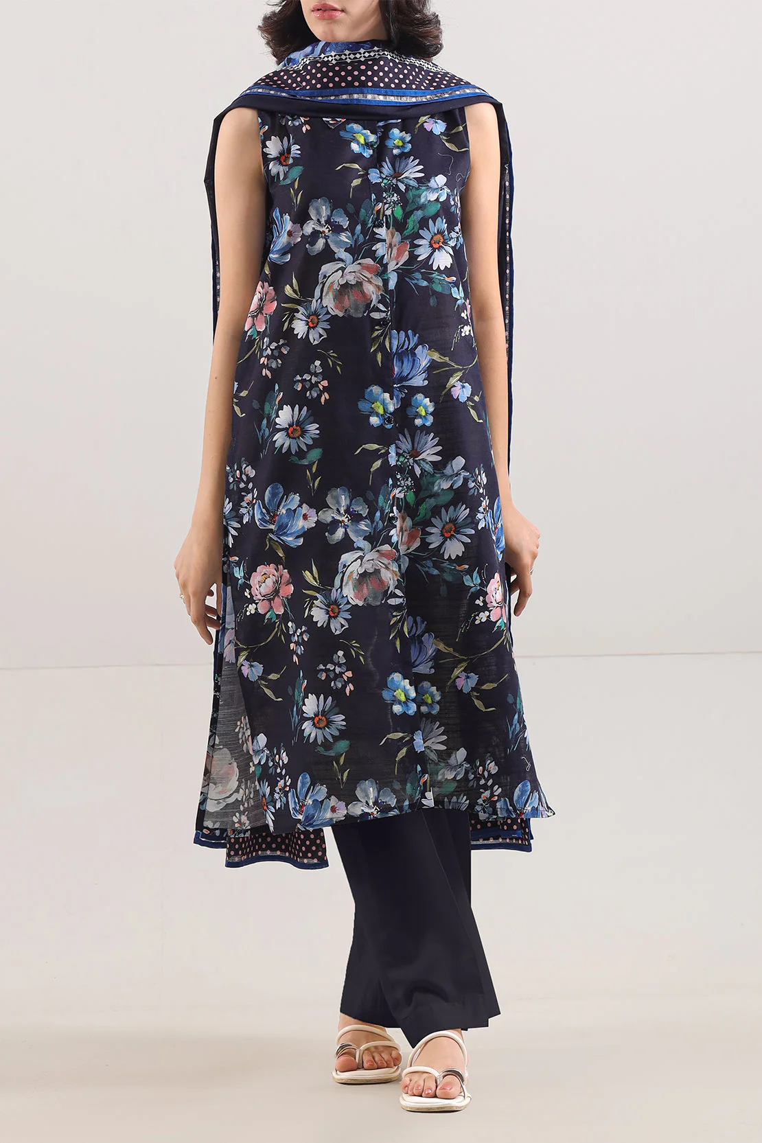 Unstitched Printed Cotton Khaddar 3 Piece - Image 2