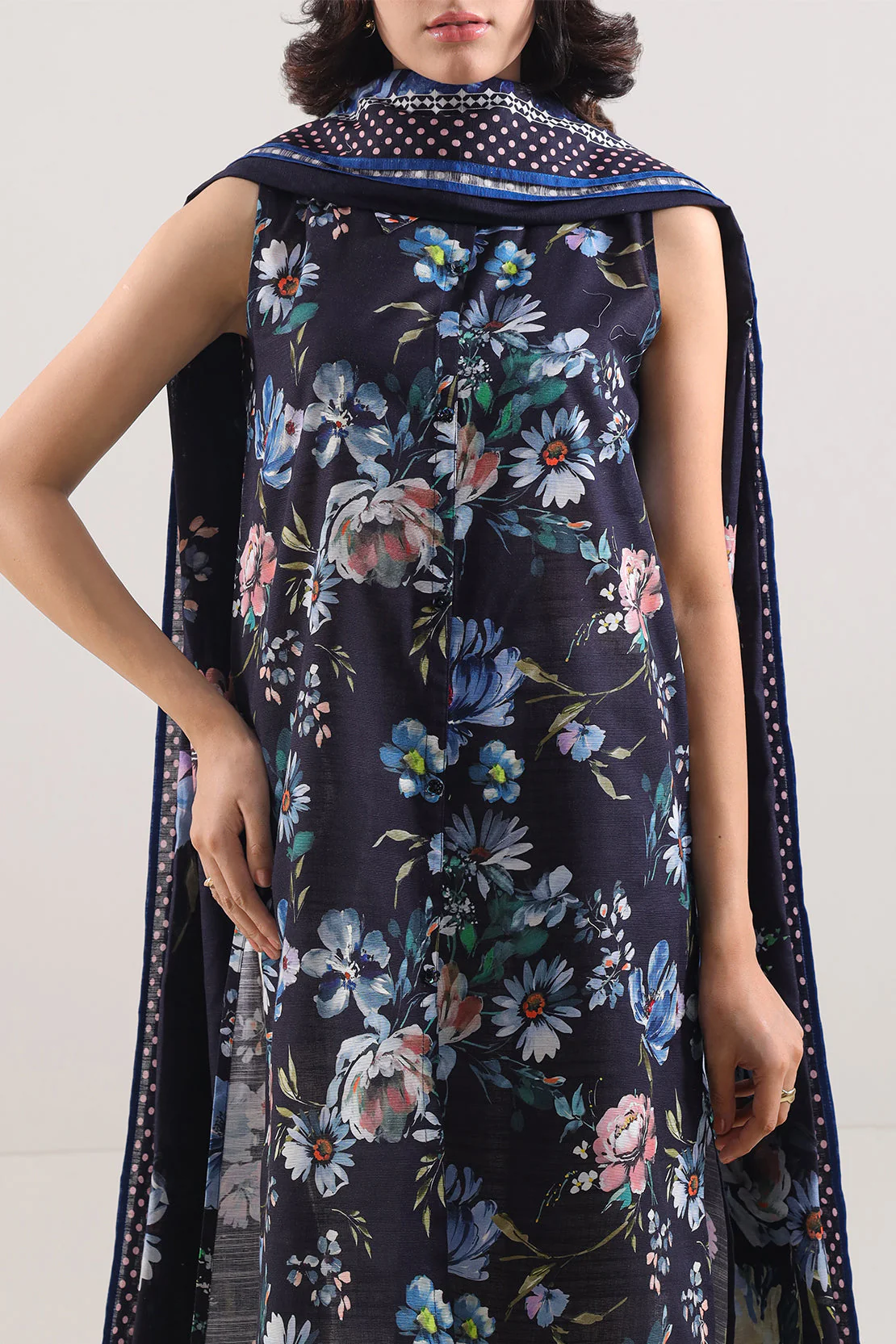 Unstitched Printed Cotton Khaddar 3 Piece - Image 3