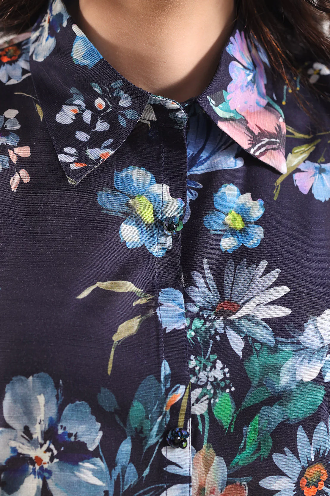 Unstitched Printed Cotton Khaddar 3 Piece - Image 5