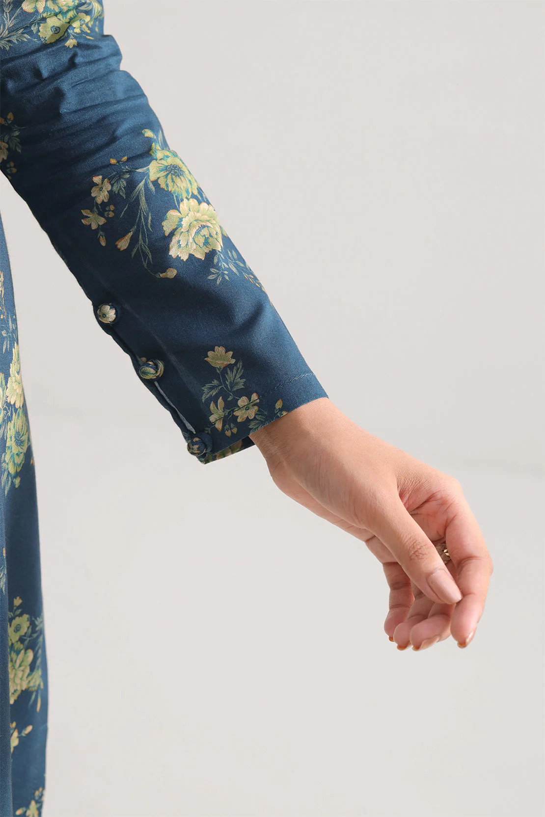 Unstitched Printed Lawn 3 Piece - Image 5
