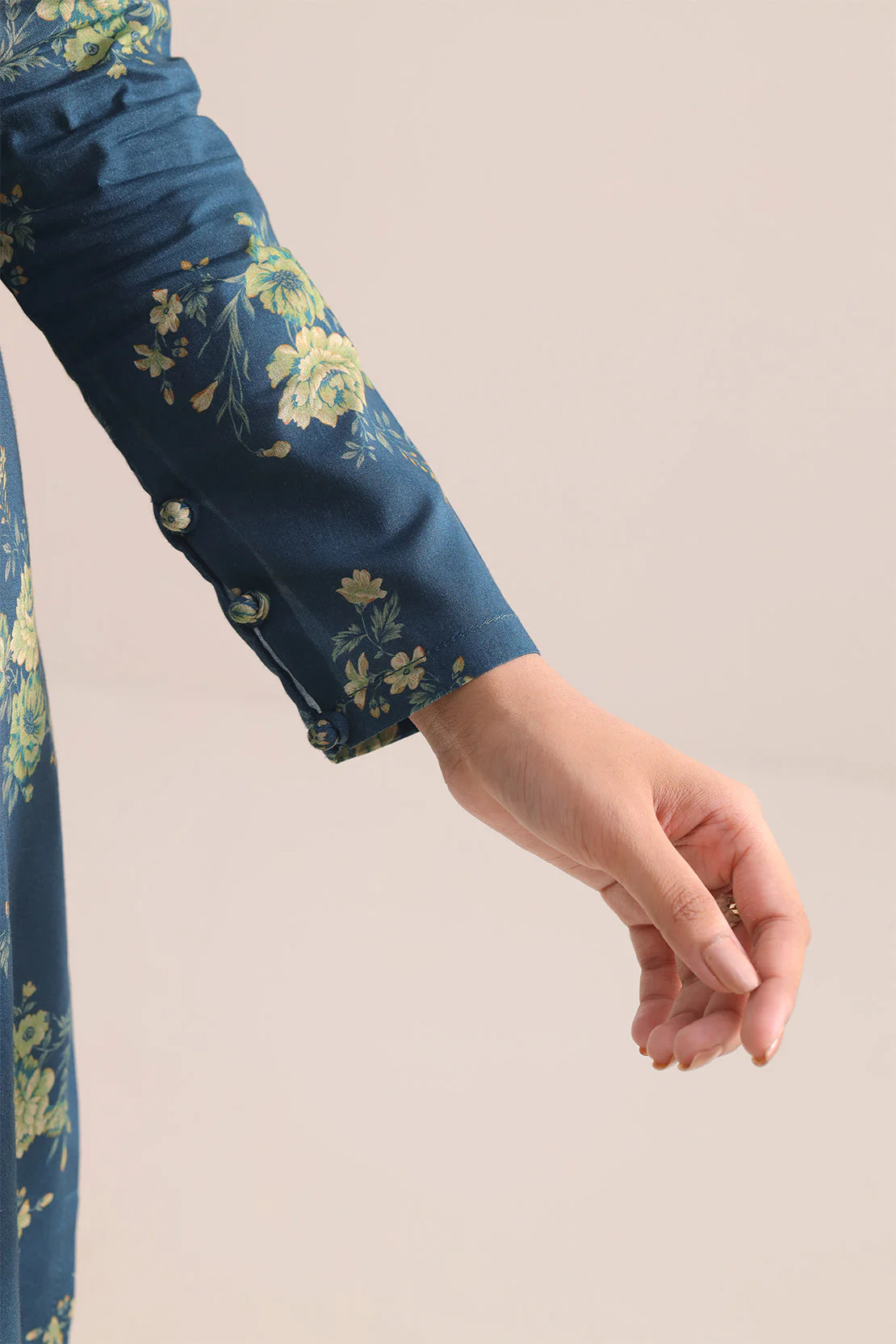 Unstitched Printed Lawn 3 Piece - Image 5