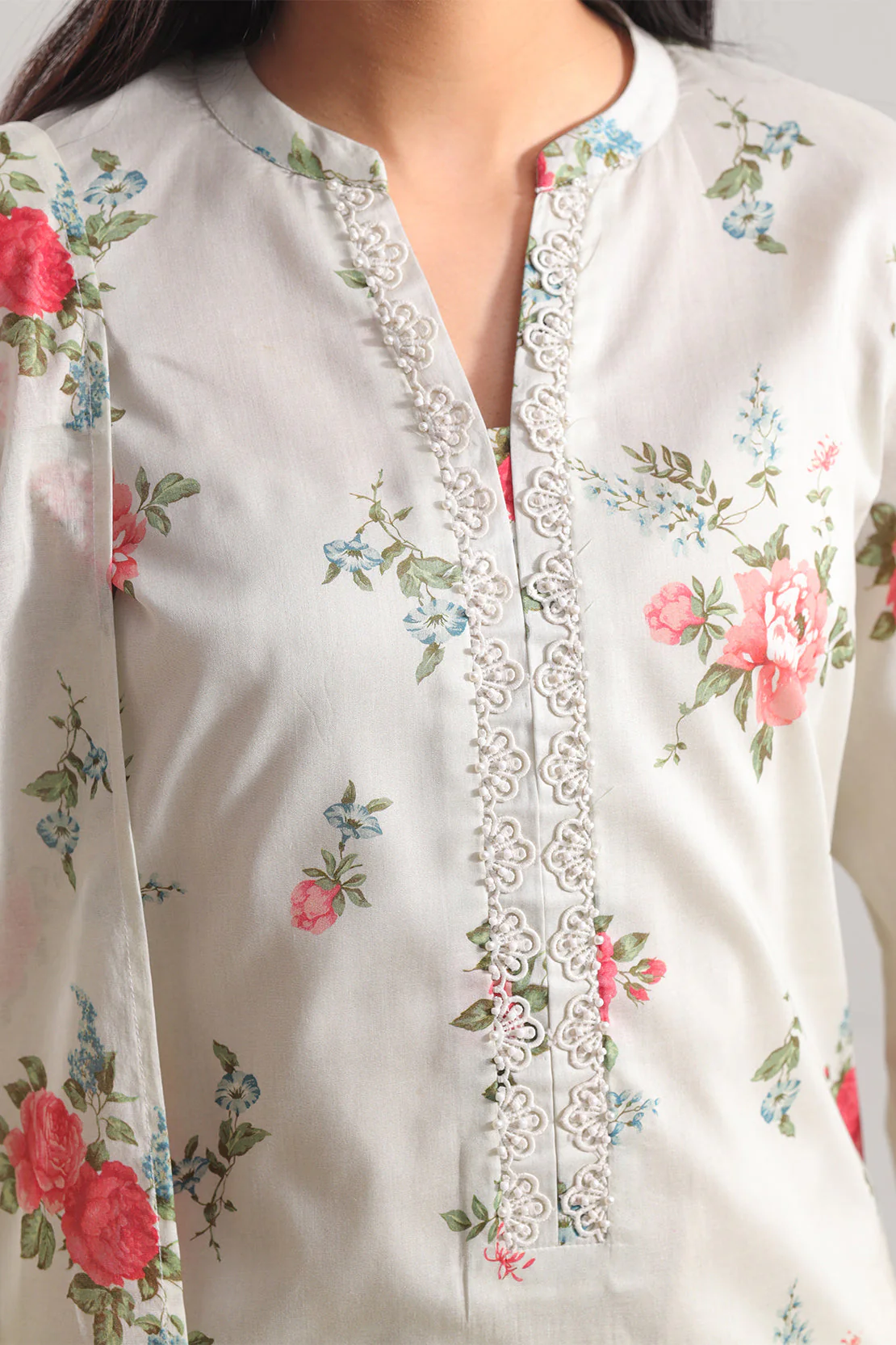 Unstitched Printed Lawn 3 Piece - Image 2
