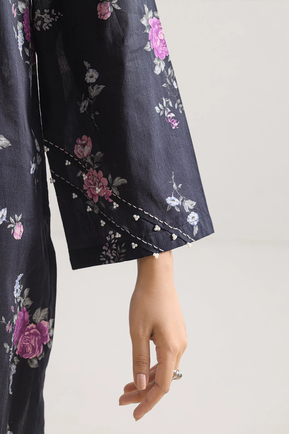 Unstitched Printed Lawn 3 Piece - Image 4