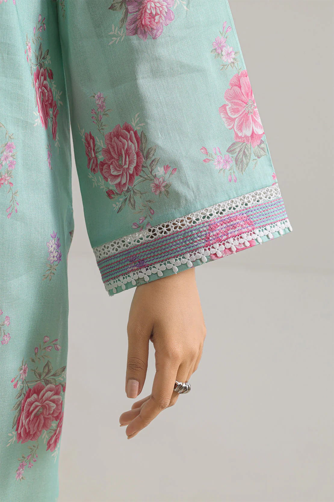 Unstitched Printed Lawn 3 Piece - Image 5