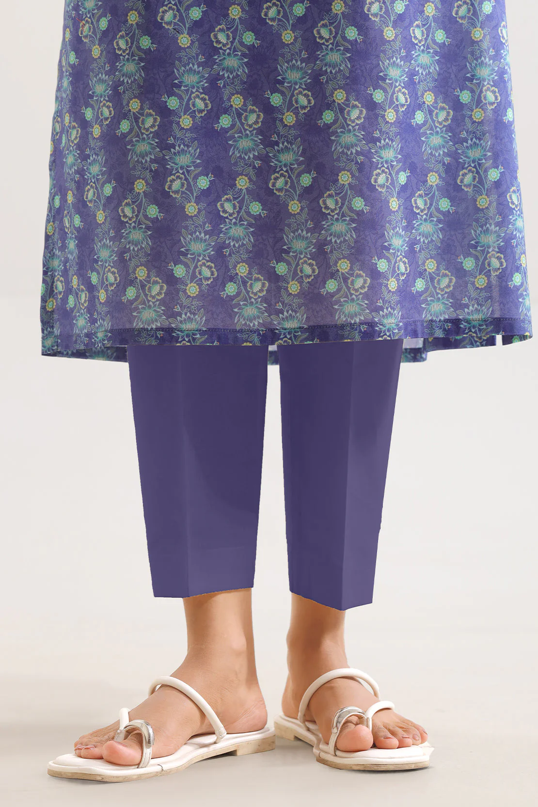 Unstitched Printed Lawn 3 Piece - Image 4