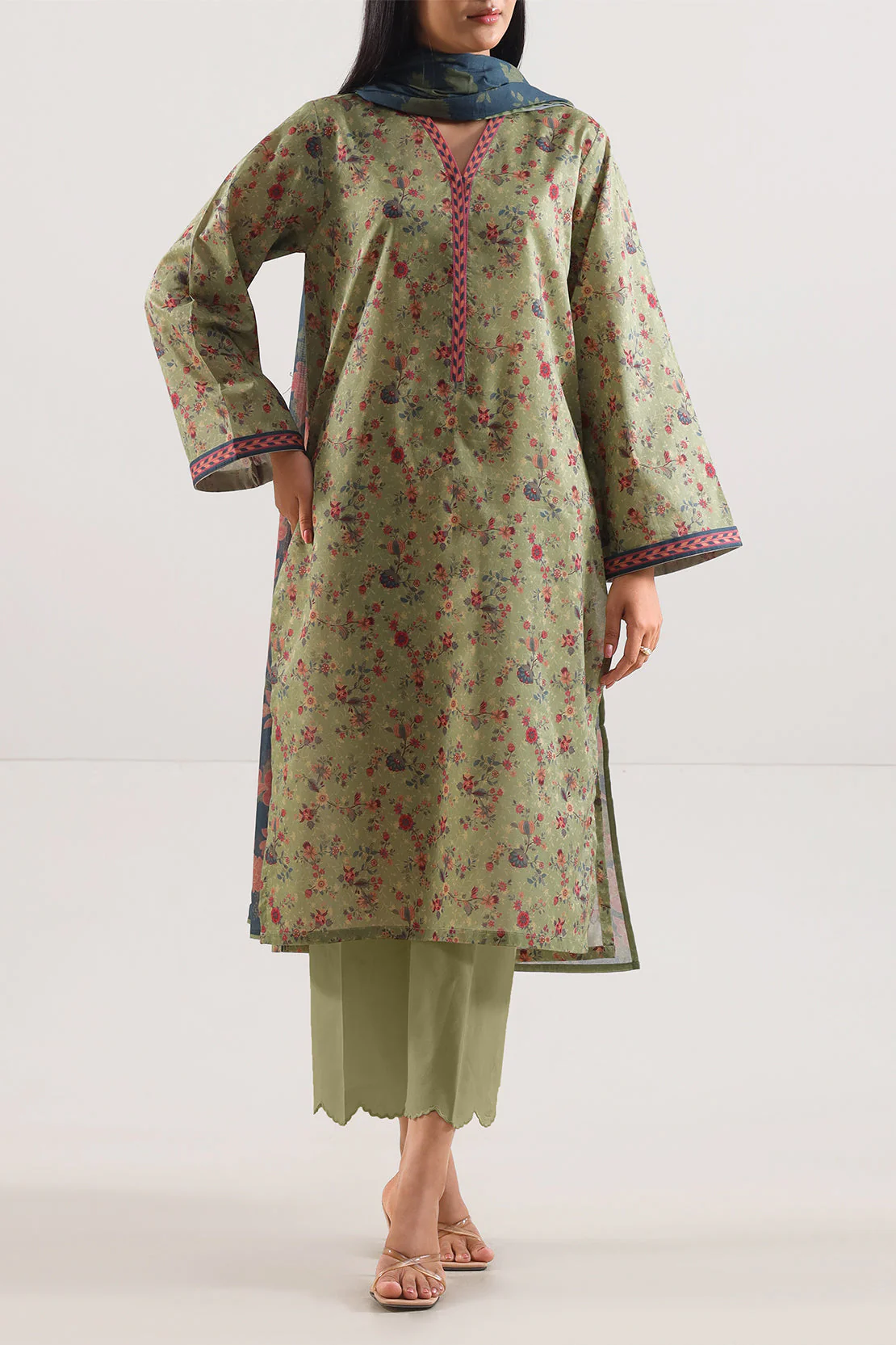 Unstitched Printed Lawn 3 Piece - Image 3