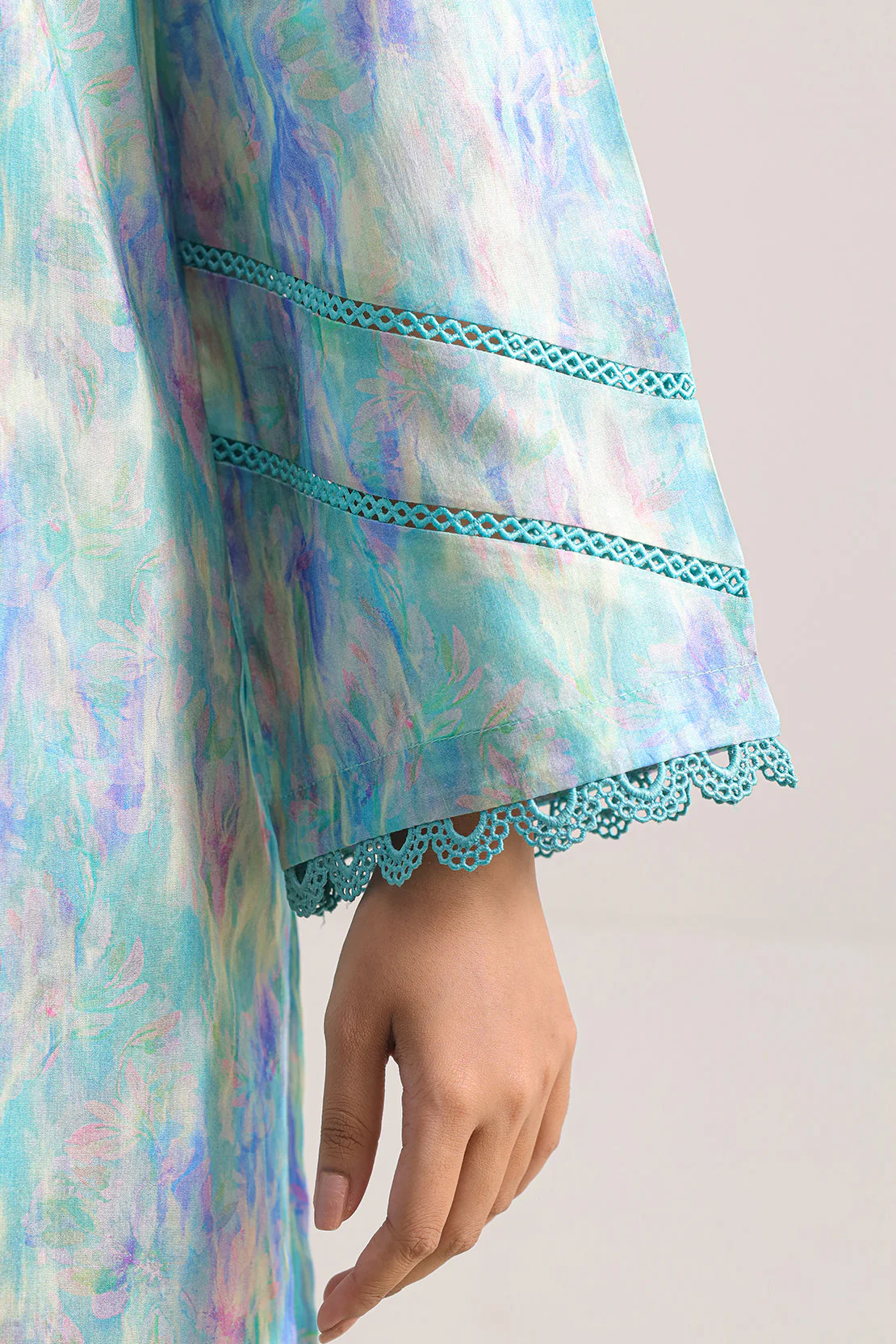 Unstitched Printed Lawn 3 Piece - Image 5