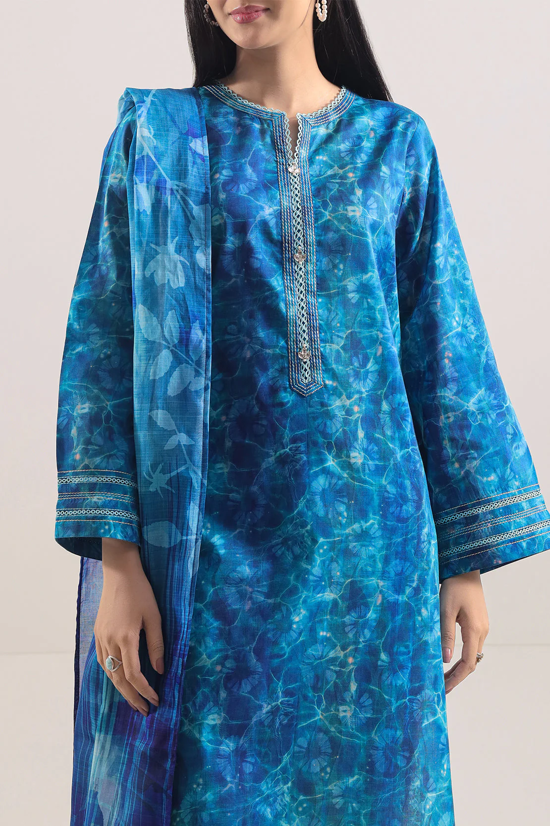 Unstitched Printed Lawn 3 Piece - Image 3
