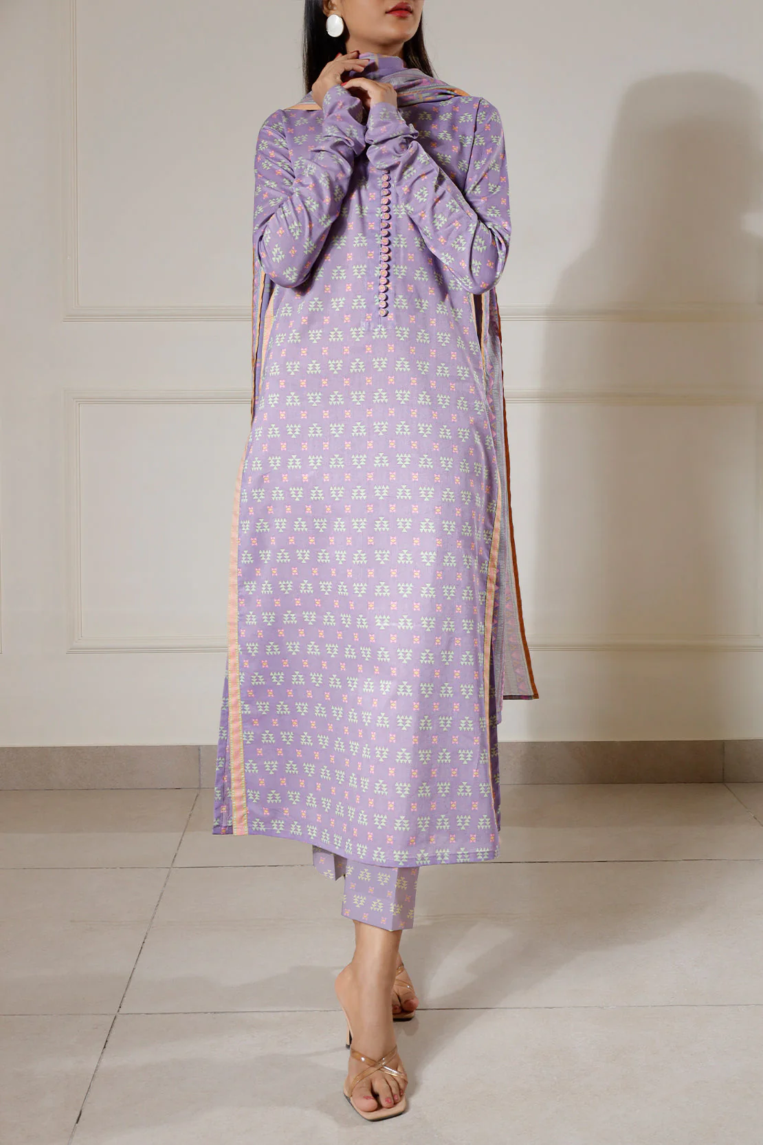 Unstitched Printed Lawn 3 Piece - Image 2