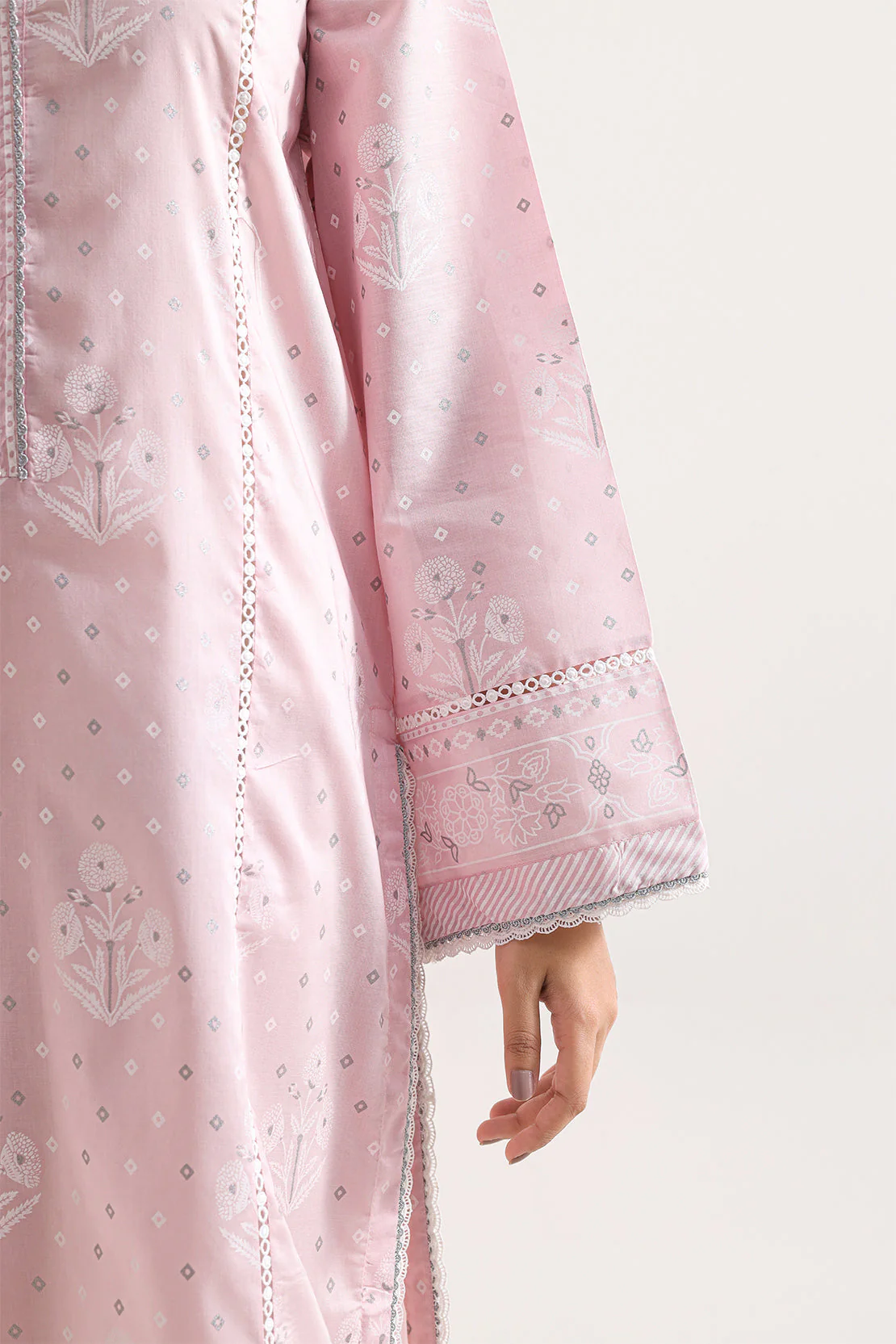 Unstitched Printed Lawn 3 Piece - Image 4