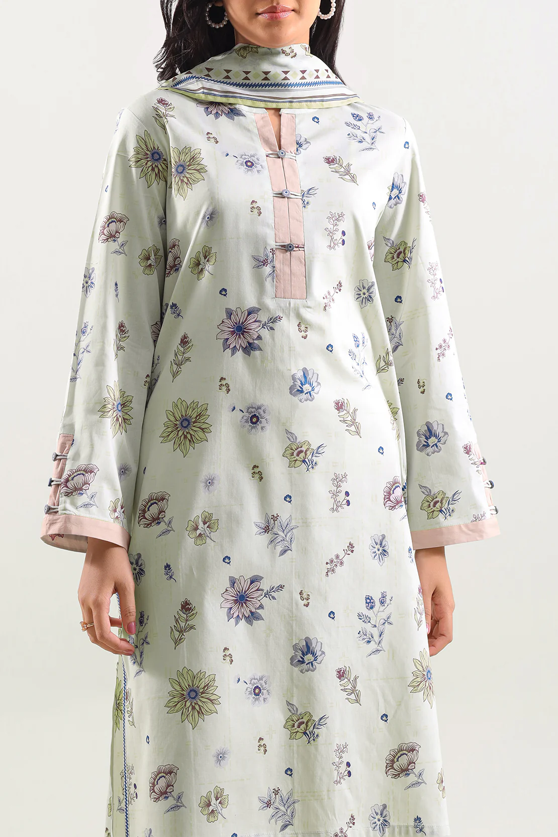 Unstitched Printed Lawn 3 Piece - Image 2