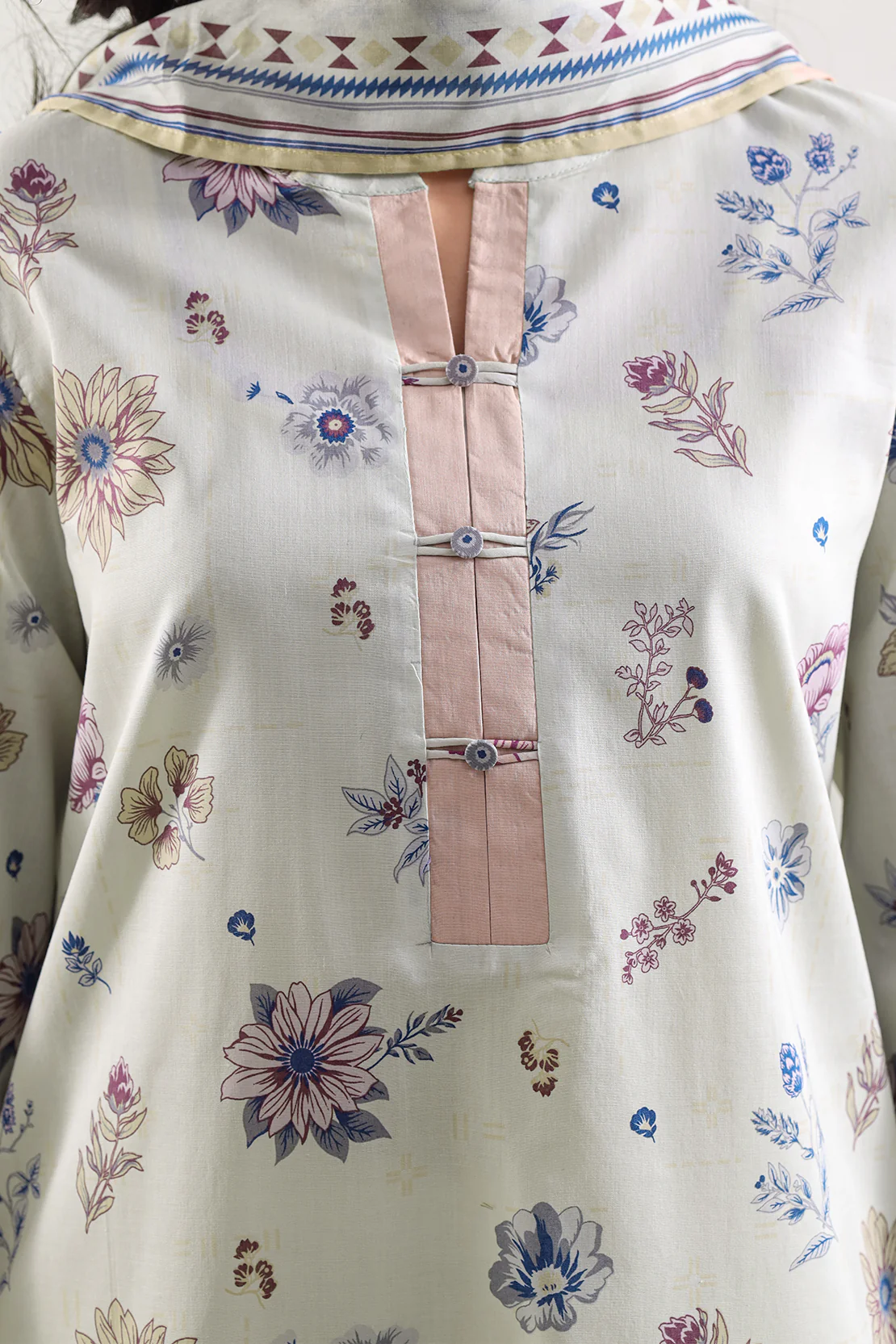Unstitched Printed Lawn 3 Piece - Image 3
