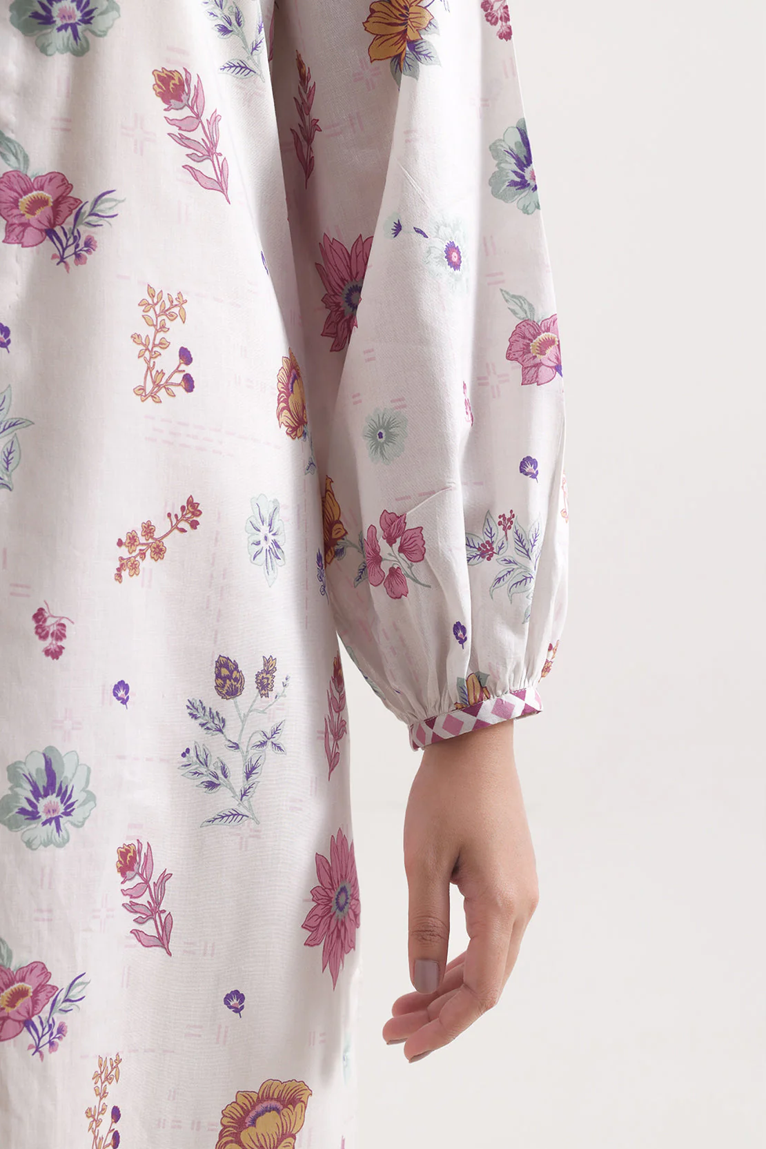 Unstitched Printed Lawn 3 Piece - Image 4