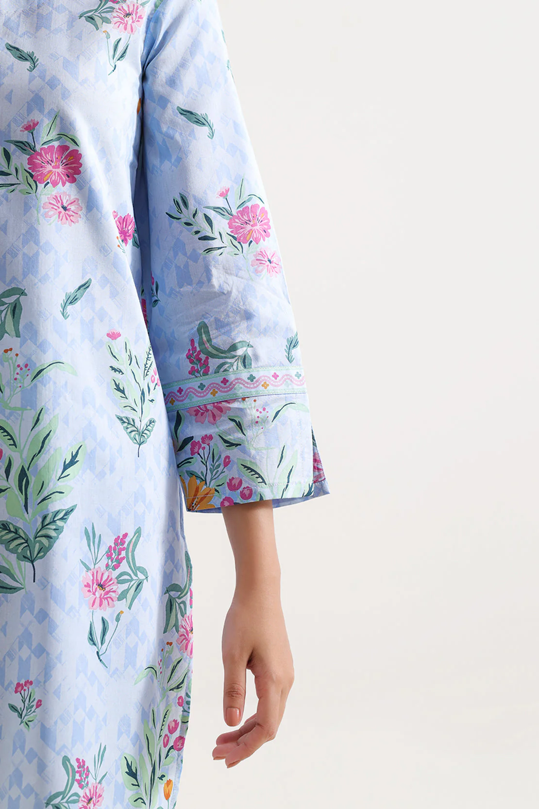 Unstitched Printed Lawn 3 Piece - Image 4