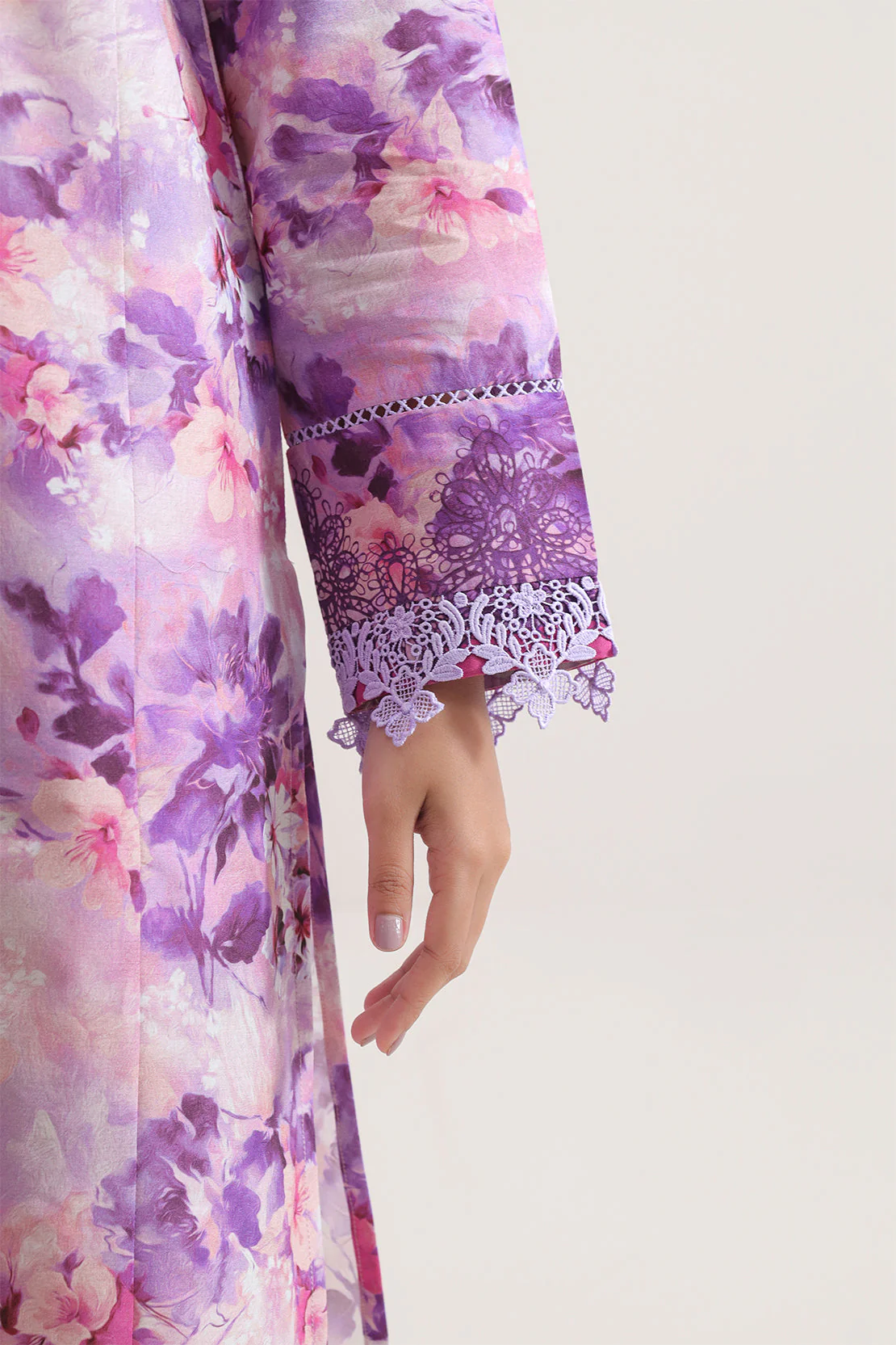 Unstitched Printed Lawn 3 Piece - Image 5