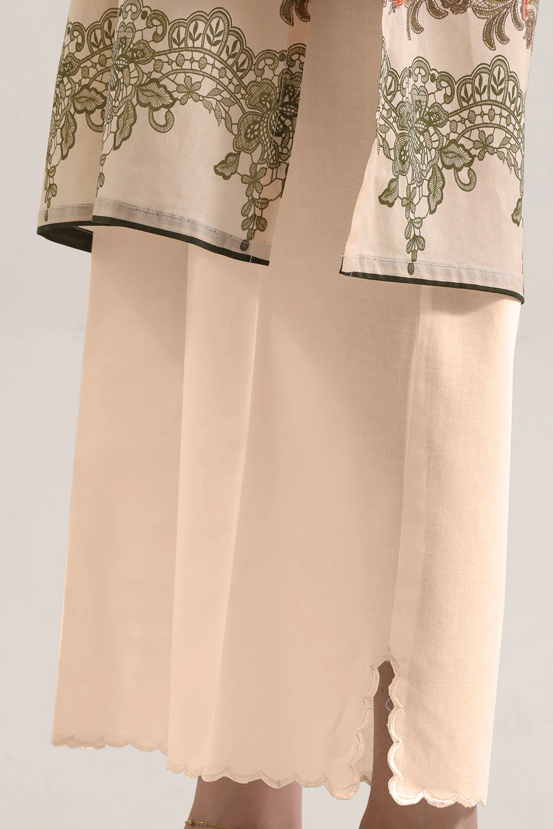 Unstitched Printed Lawn 3 Piece - Image 6