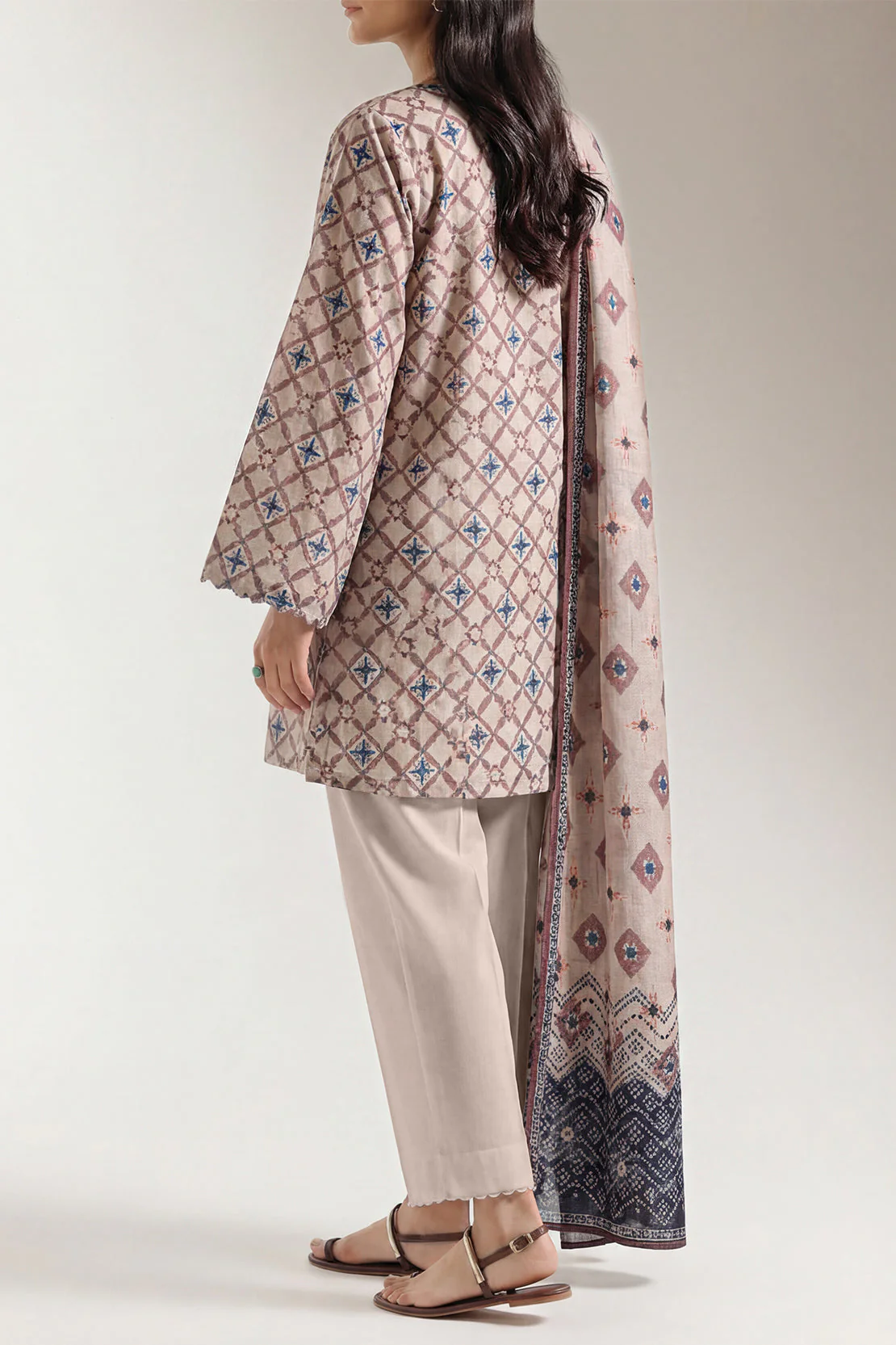 Unstitched Printed Lawn 3 Piece - Image 4