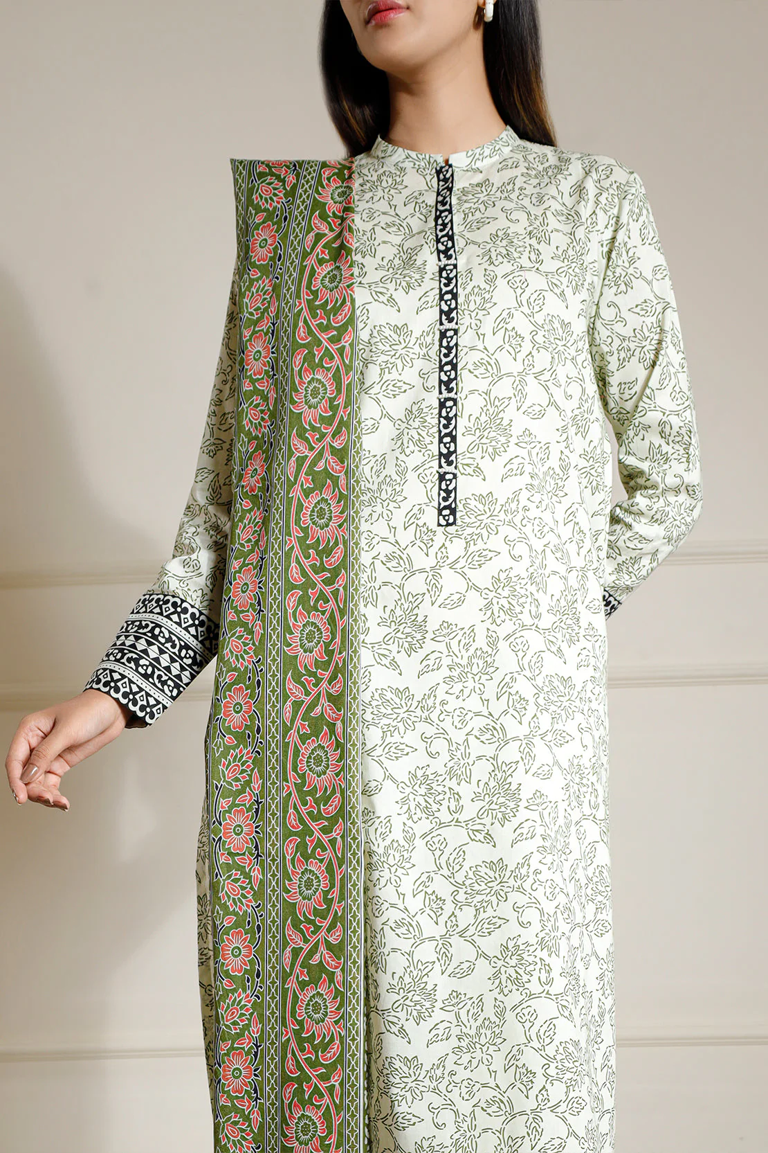 Unstitched Printed Lawn 3 Piece - Image 4