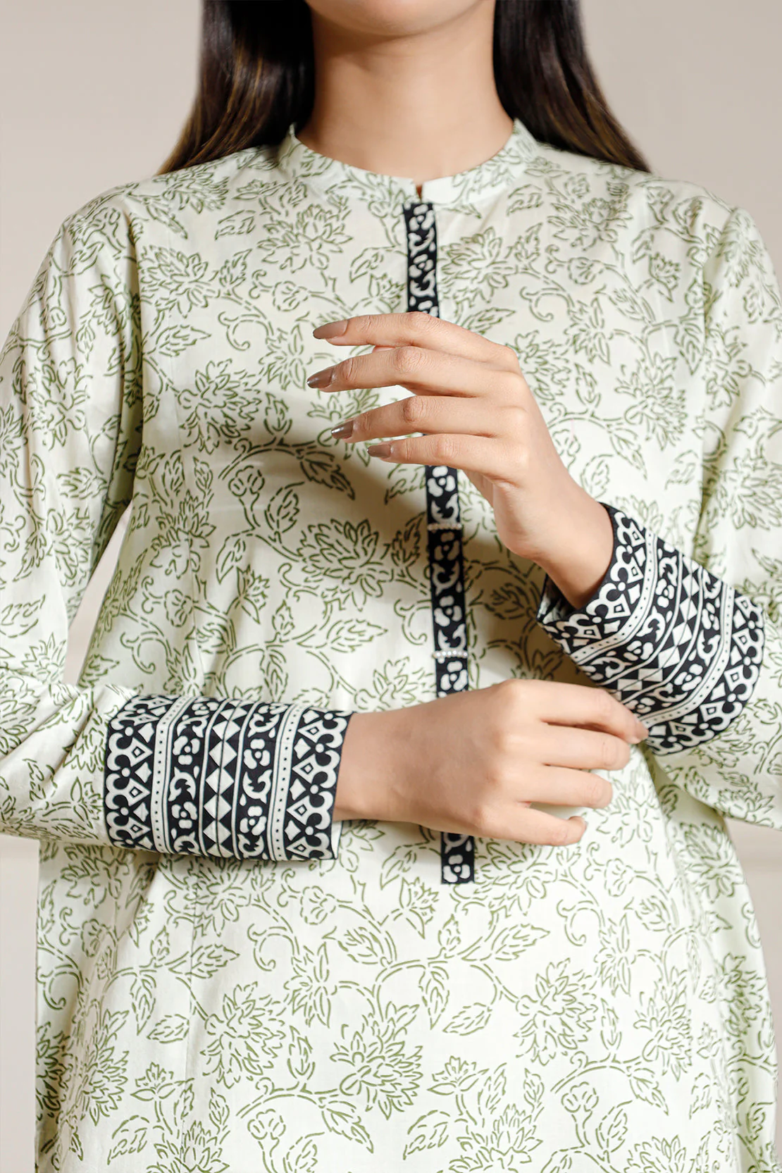 Unstitched Printed Lawn 3 Piece - Image 5